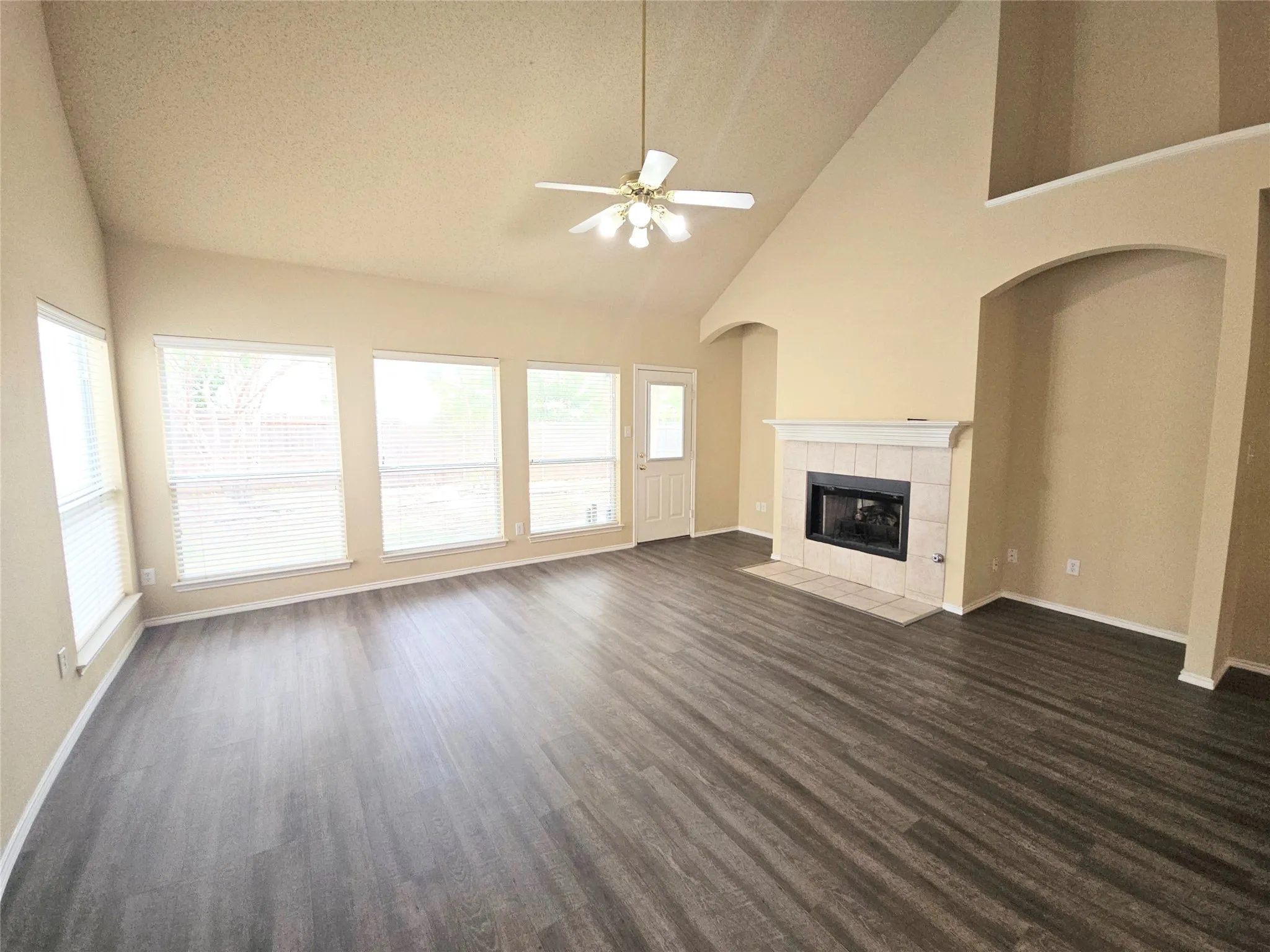 Single Family Residence For Rent in Tarrant County , 4605 Buffalo Bend Place, Fort Worth, Texas 76137, 4 Bedroom, 4 Bathroom, 2 Garage spaces, 2,724 Sqft, built in 1999, mls#21357872, Real Estate Agent in Fort Worth, Homes For Rent in Tarrant county, Homes For Rent in Fort Worth, Realtor in Fort Worth Texas, Real Estate Brokerage Independent Realty Texas, Luminita Cordes Realtor