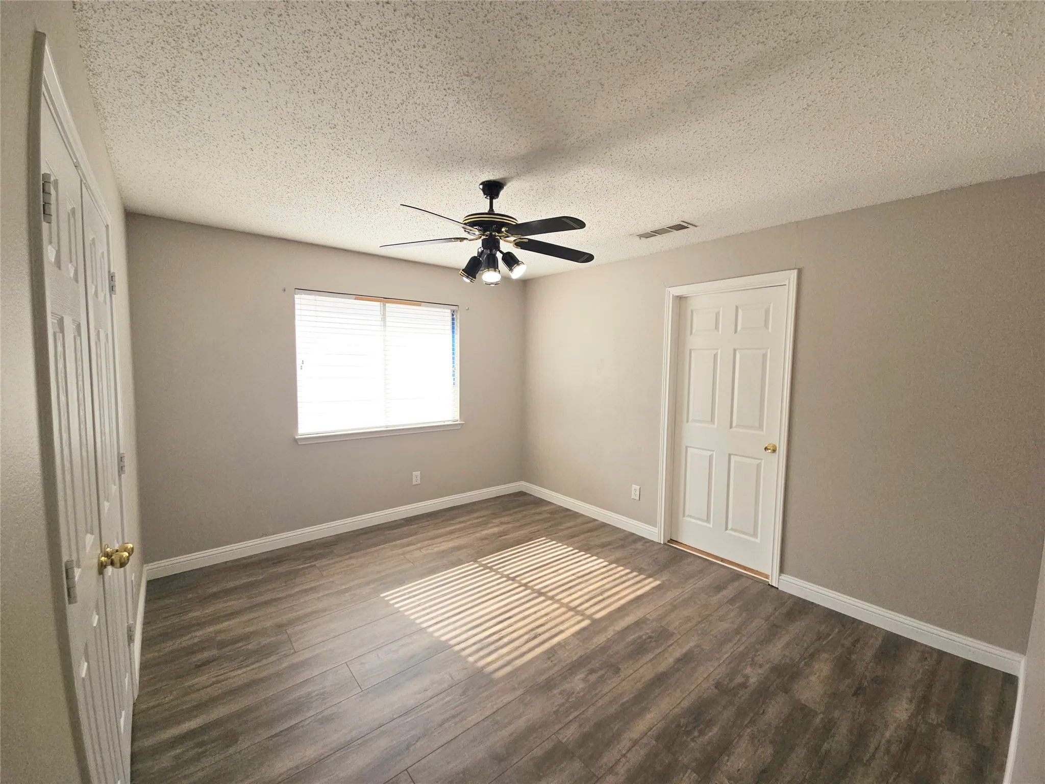 Single Family Residence For Rent in Tarrant County , 4605 Buffalo Bend Place, Fort Worth, Texas 76137, 4 Bedroom, 4 Bathroom, 2 Garage spaces, 2,724 Sqft, built in 1999, mls#21357872, Real Estate Agent in Fort Worth, Homes For Rent in Tarrant county, Homes For Rent in Fort Worth, Realtor in Fort Worth Texas, Real Estate Brokerage Independent Realty Texas, Luminita Cordes Realtor