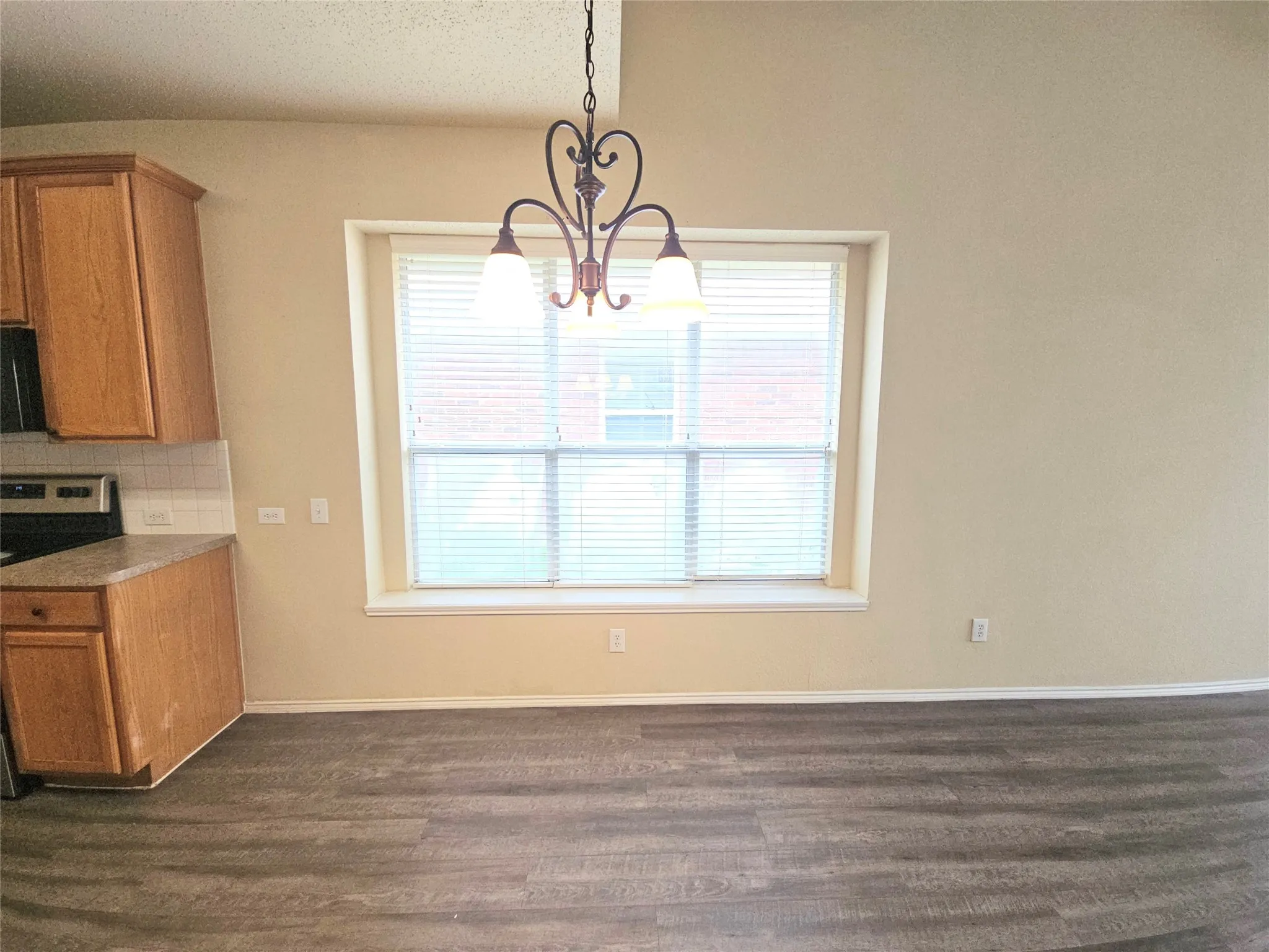 Single Family Residence For Rent in Tarrant County , 4605 Buffalo Bend Place, Fort Worth, Texas 76137, 4 Bedroom, 4 Bathroom, 2 Garage spaces, 2,724 Sqft, built in 1999, mls#21357872, Real Estate Agent in Fort Worth, Homes For Rent in Tarrant county, Homes For Rent in Fort Worth, Realtor in Fort Worth Texas, Real Estate Brokerage Independent Realty Texas, Luminita Cordes Realtor