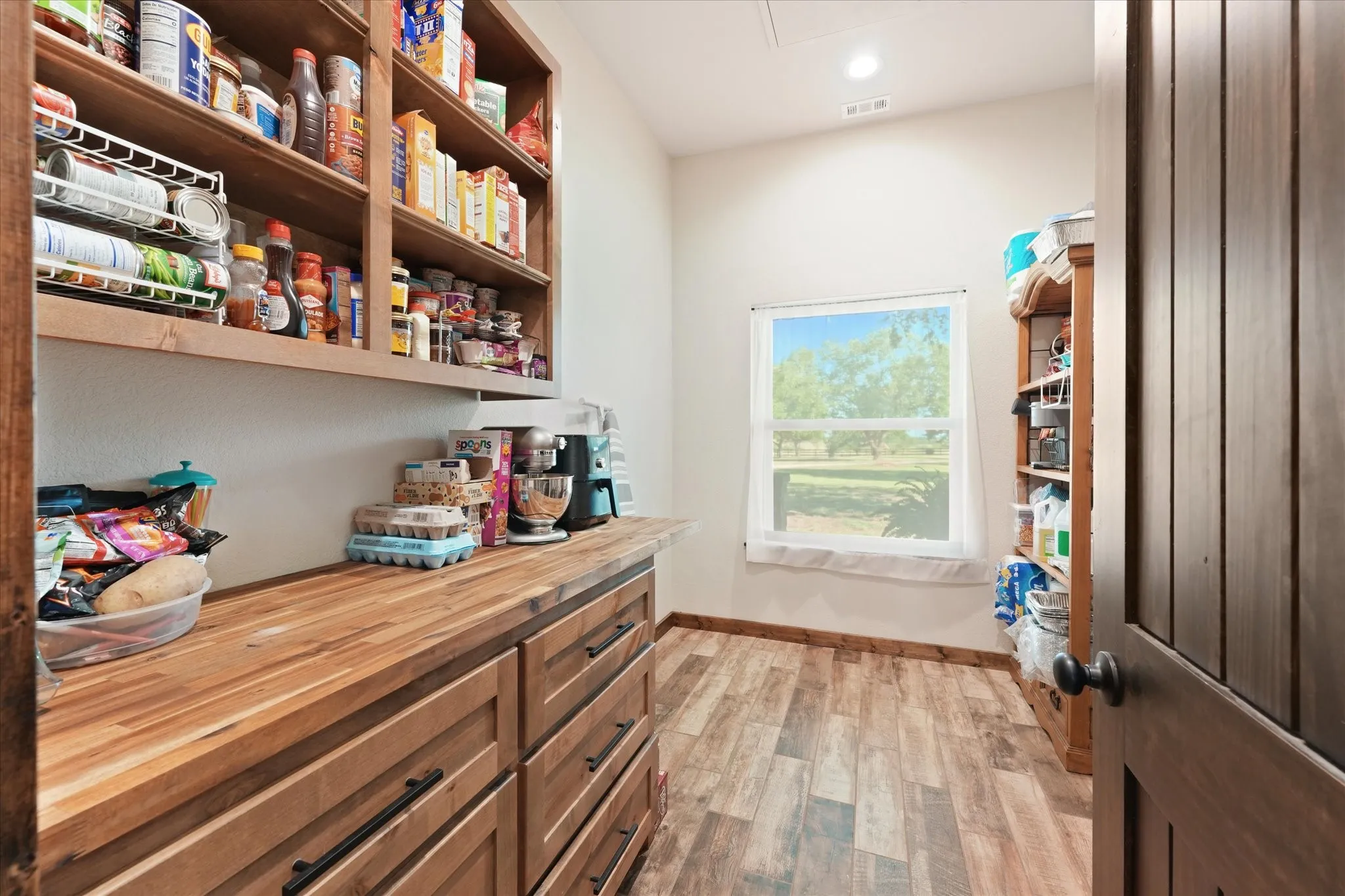 Farm For Sale in Ellis County , 9861 Fm-66, Maypearl, Texas 76064, 3 Bedroom, 4 Bathroom, Garage spaces, 2,461 Sqft, built in 2023, mls#21357870, Real Estate Agent in Maypearl, Homes For Sale in Ellis county, Homes For Sale in Maypearl, Realtor in Maypearl Texas, Real Estate Brokerage Independent Realty Texas, Luminita Cordes Realtor