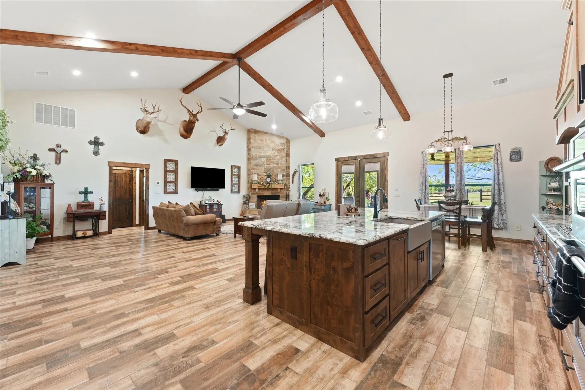 Farm For Sale in Ellis County , 9861 Fm-66, Maypearl, Texas 76064, 3 Bedroom, 4 Bathroom, Garage spaces, 2,461 Sqft, built in 2023, mls#21357870, Real Estate Agent in Maypearl, Homes For Sale in Ellis county, Homes For Sale in Maypearl, Realtor in Maypearl Texas, Real Estate Brokerage Independent Realty Texas, Luminita Cordes Realtor