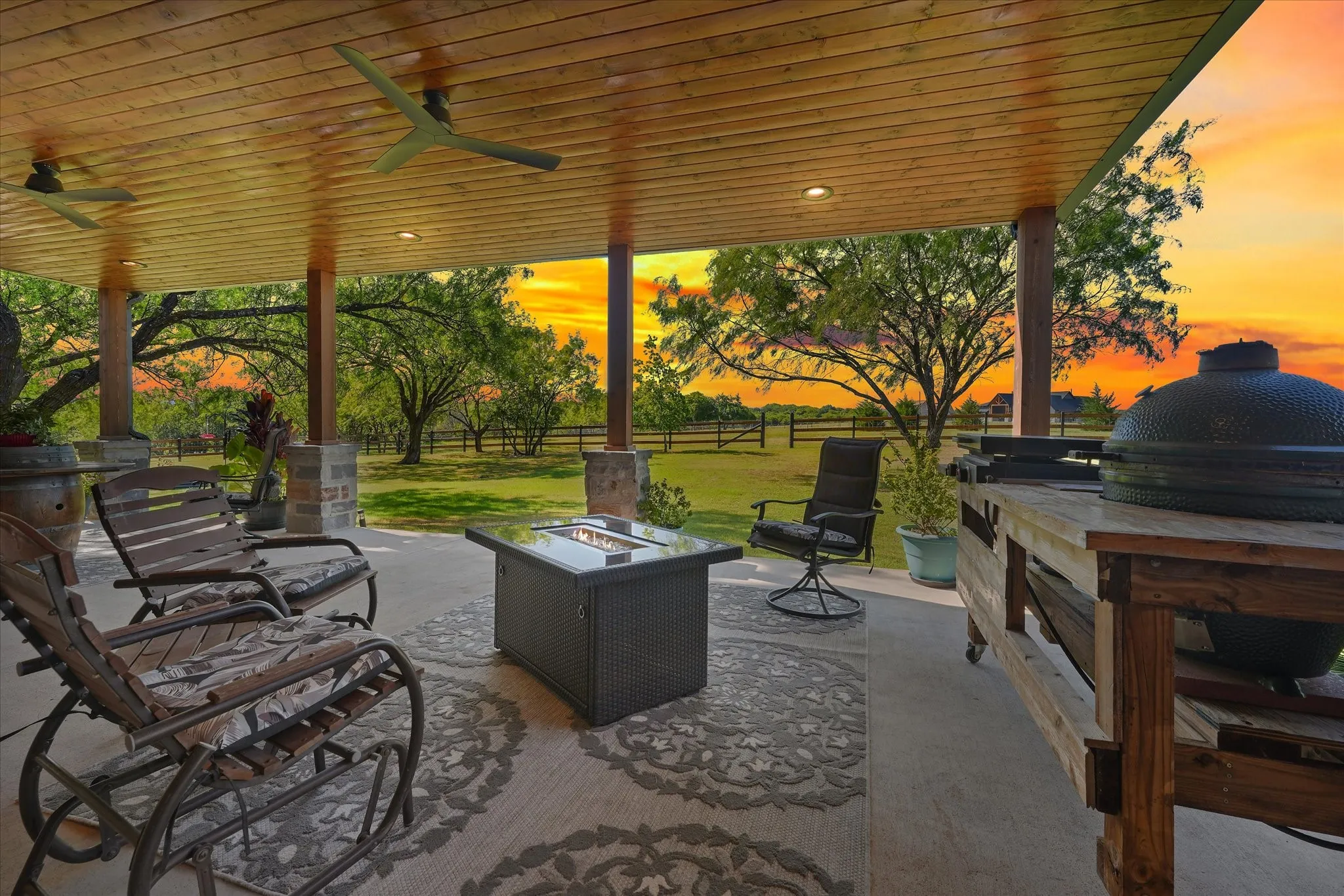 Farm For Sale in Ellis County , 9861 Fm-66, Maypearl, Texas 76064, 3 Bedroom, 4 Bathroom, Garage spaces, 2,461 Sqft, built in 2023, mls#21357870, Real Estate Agent in Maypearl, Homes For Sale in Ellis county, Homes For Sale in Maypearl, Realtor in Maypearl Texas, Real Estate Brokerage Independent Realty Texas, Luminita Cordes Realtor