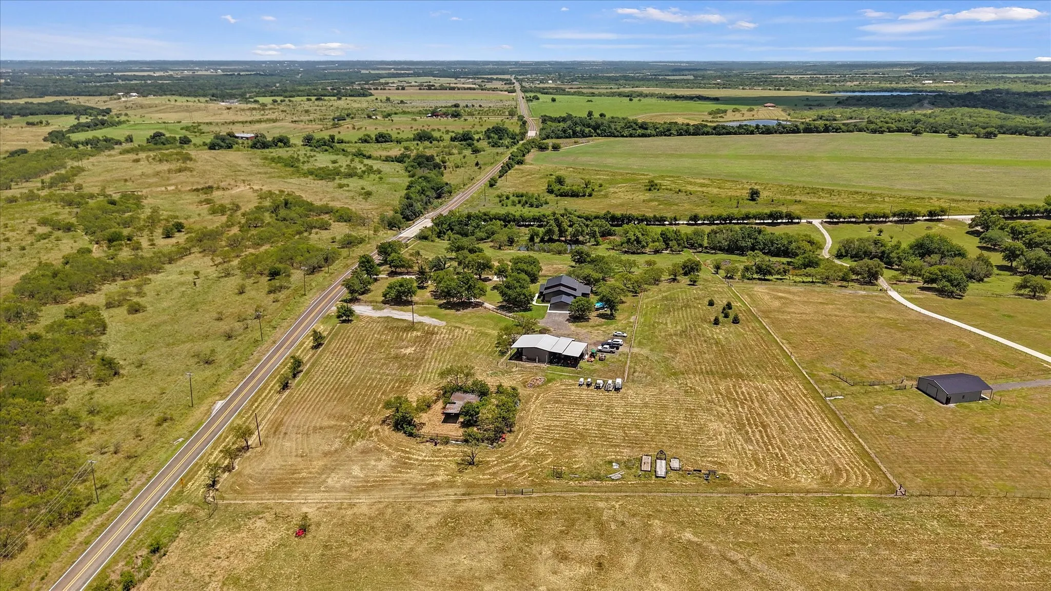 Farm For Sale in Ellis County , 9861 Fm-66, Maypearl, Texas 76064, 3 Bedroom, 4 Bathroom, Garage spaces, 2,461 Sqft, built in 2023, mls#21357870, Real Estate Agent in Maypearl, Homes For Sale in Ellis county, Homes For Sale in Maypearl, Realtor in Maypearl Texas, Real Estate Brokerage Independent Realty Texas, Luminita Cordes Realtor