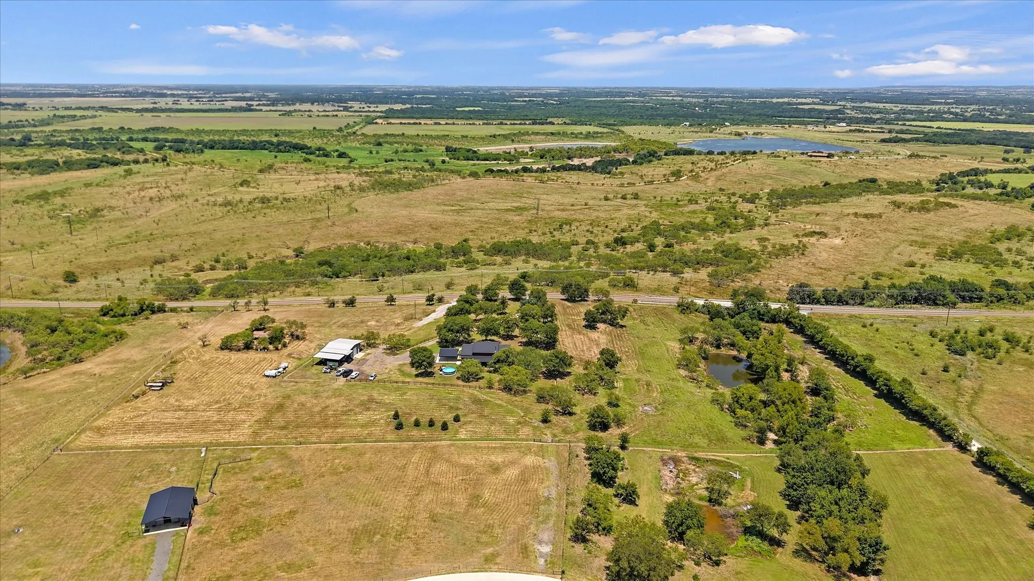 Farm For Sale in Ellis County , 9861 Fm-66, Maypearl, Texas 76064, 3 Bedroom, 4 Bathroom, Garage spaces, 2,461 Sqft, built in 2023, mls#21357870, Real Estate Agent in Maypearl, Homes For Sale in Ellis county, Homes For Sale in Maypearl, Realtor in Maypearl Texas, Real Estate Brokerage Independent Realty Texas, Luminita Cordes Realtor