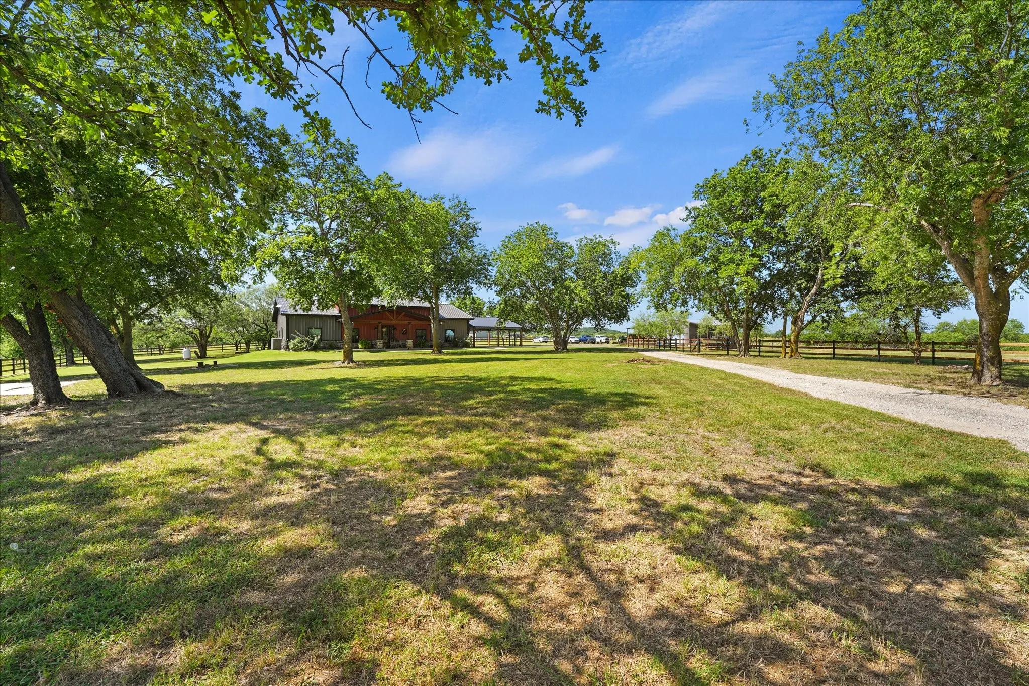 Farm For Sale in Ellis County , 9861 Fm-66, Maypearl, Texas 76064, 3 Bedroom, 4 Bathroom, Garage spaces, 2,461 Sqft, built in 2023, mls#21357870, Real Estate Agent in Maypearl, Homes For Sale in Ellis county, Homes For Sale in Maypearl, Realtor in Maypearl Texas, Real Estate Brokerage Independent Realty Texas, Luminita Cordes Realtor