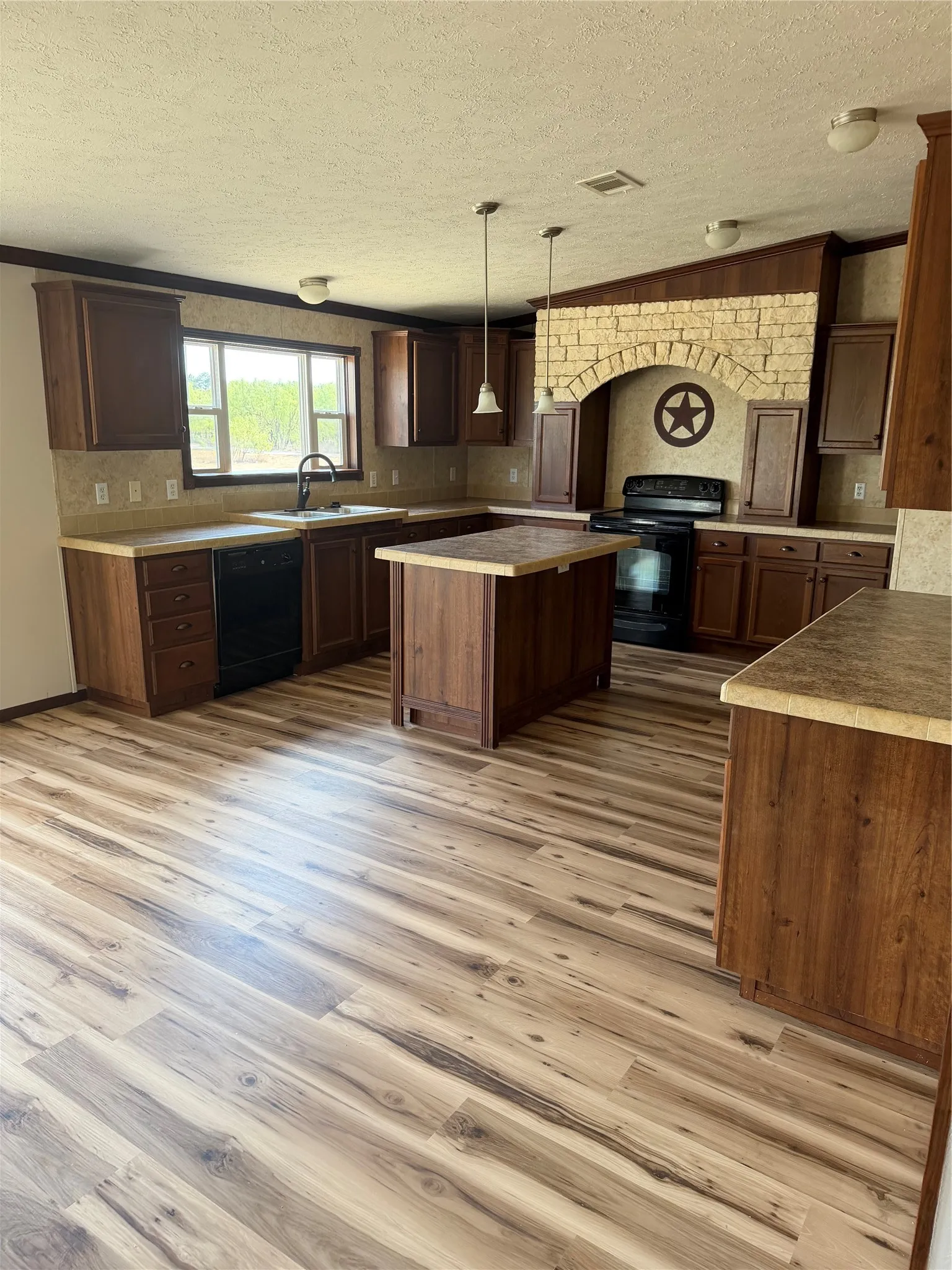 Manufactured Home For Sale in Jones County , 13234 County Road 348, Abilene, Texas 79601, 3 Bedroom, 2 Bathroom, Garage spaces, 1,800 Sqft, built in 2007, mls#21357892, Real Estate Agent in Abilene, Homes For Sale in Jones county, Homes For Sale in Abilene, Realtor in Abilene Texas, Real Estate Brokerage Independent Realty Texas, Luminita Cordes Realtor