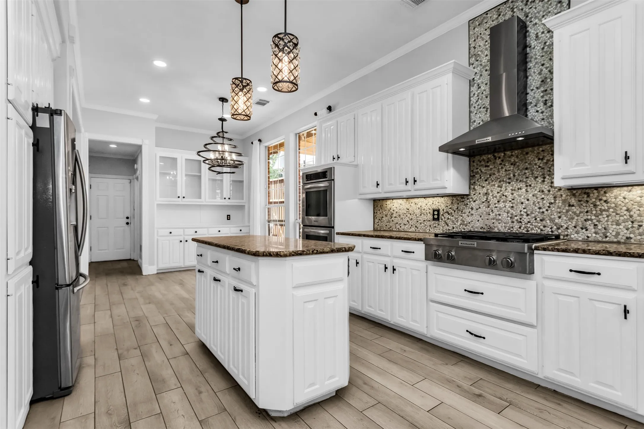 Single Family Residence For Rent in Collin County , 4404 Hollow Oak Drive, Dallas, Texas 75287, 4 Bedroom, 4 Bathroom, 2 Garage spaces, 3,279 Sqft, built in 1988, mls#21357647, Real Estate Agent in Dallas, Homes For Rent in Collin county, Homes For Rent in Dallas, Realtor in Dallas Texas, Real Estate Brokerage Independent Realty Texas, Luminita Cordes Realtor