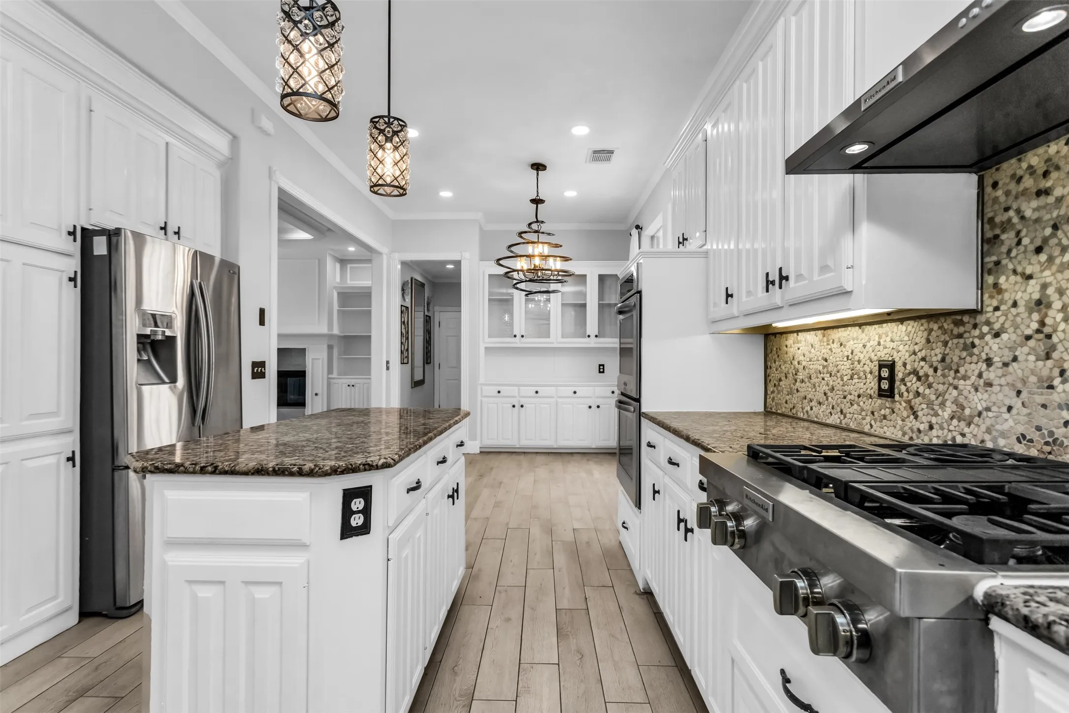 Single Family Residence For Rent in Collin County , 4404 Hollow Oak Drive, Dallas, Texas 75287, 4 Bedroom, 4 Bathroom, 2 Garage spaces, 3,279 Sqft, built in 1988, mls#21357647, Real Estate Agent in Dallas, Homes For Rent in Collin county, Homes For Rent in Dallas, Realtor in Dallas Texas, Real Estate Brokerage Independent Realty Texas, Luminita Cordes Realtor