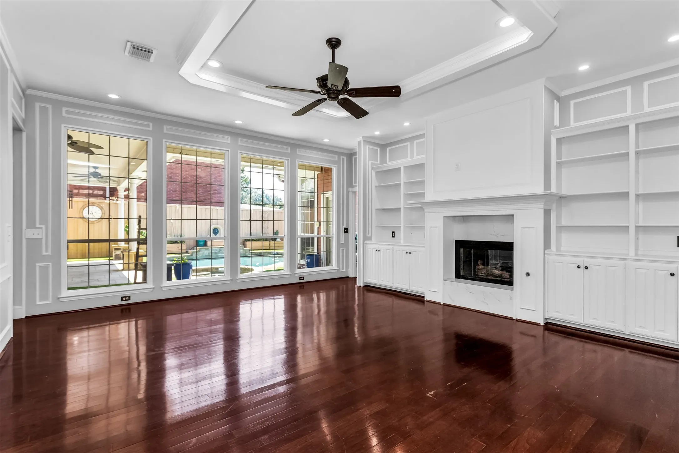 Single Family Residence For Rent in Collin County , 4404 Hollow Oak Drive, Dallas, Texas 75287, 4 Bedroom, 4 Bathroom, 2 Garage spaces, 3,279 Sqft, built in 1988, mls#21357647, Real Estate Agent in Dallas, Homes For Rent in Collin county, Homes For Rent in Dallas, Realtor in Dallas Texas, Real Estate Brokerage Independent Realty Texas, Luminita Cordes Realtor