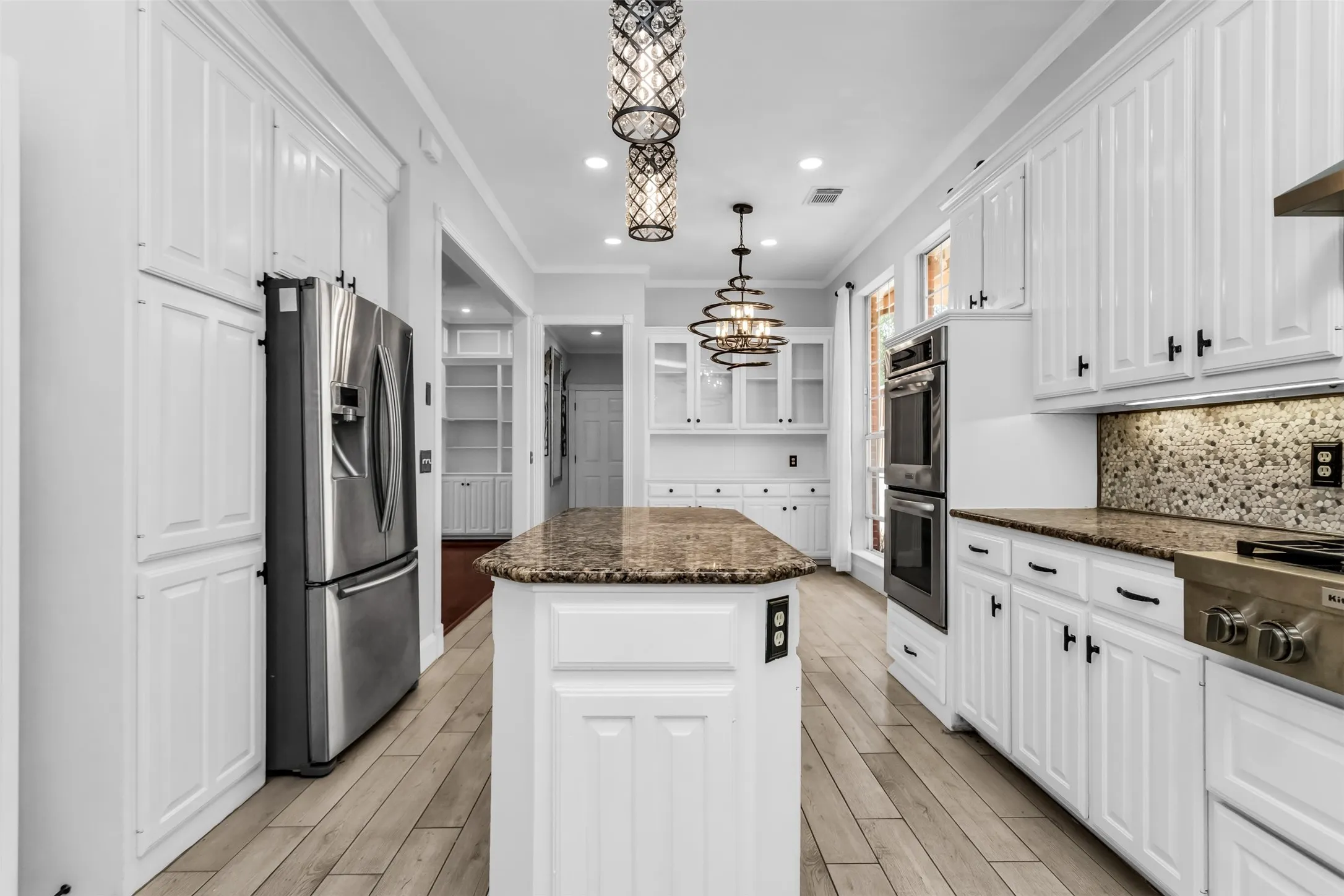 Single Family Residence For Rent in Collin County , 4404 Hollow Oak Drive, Dallas, Texas 75287, 4 Bedroom, 4 Bathroom, 2 Garage spaces, 3,279 Sqft, built in 1988, mls#21357647, Real Estate Agent in Dallas, Homes For Rent in Collin county, Homes For Rent in Dallas, Realtor in Dallas Texas, Real Estate Brokerage Independent Realty Texas, Luminita Cordes Realtor