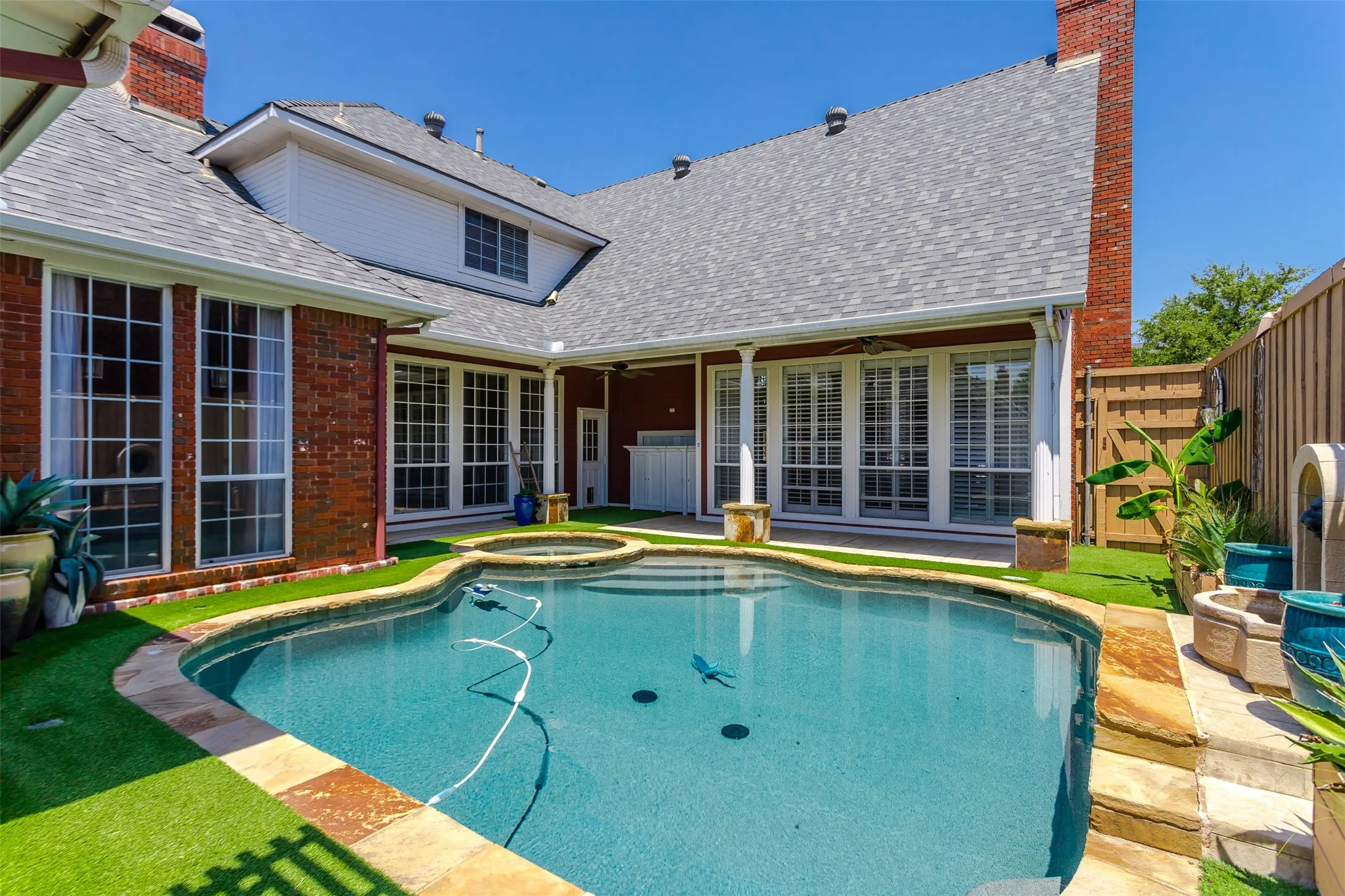 Single Family Residence For Rent in Collin County , 4404 Hollow Oak Drive, Dallas, Texas 75287, 4 Bedroom, 4 Bathroom, 2 Garage spaces, 3,279 Sqft, built in 1988, mls#21357647, Real Estate Agent in Dallas, Homes For Rent in Collin county, Homes For Rent in Dallas, Realtor in Dallas Texas, Real Estate Brokerage Independent Realty Texas, Luminita Cordes Realtor