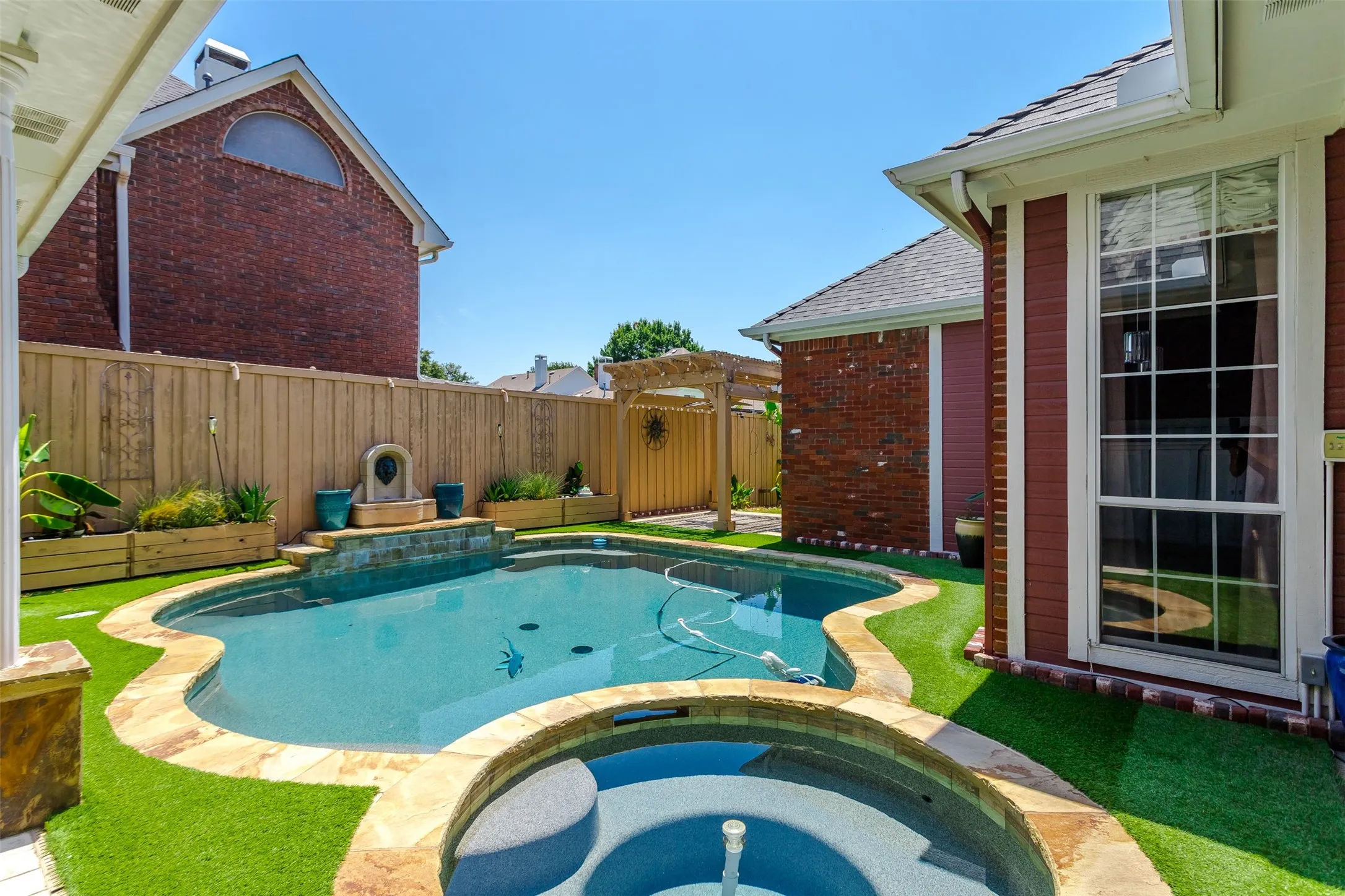 Single Family Residence For Rent in Collin County , 4404 Hollow Oak Drive, Dallas, Texas 75287, 4 Bedroom, 4 Bathroom, 2 Garage spaces, 3,279 Sqft, built in 1988, mls#21357647, Real Estate Agent in Dallas, Homes For Rent in Collin county, Homes For Rent in Dallas, Realtor in Dallas Texas, Real Estate Brokerage Independent Realty Texas, Luminita Cordes Realtor
