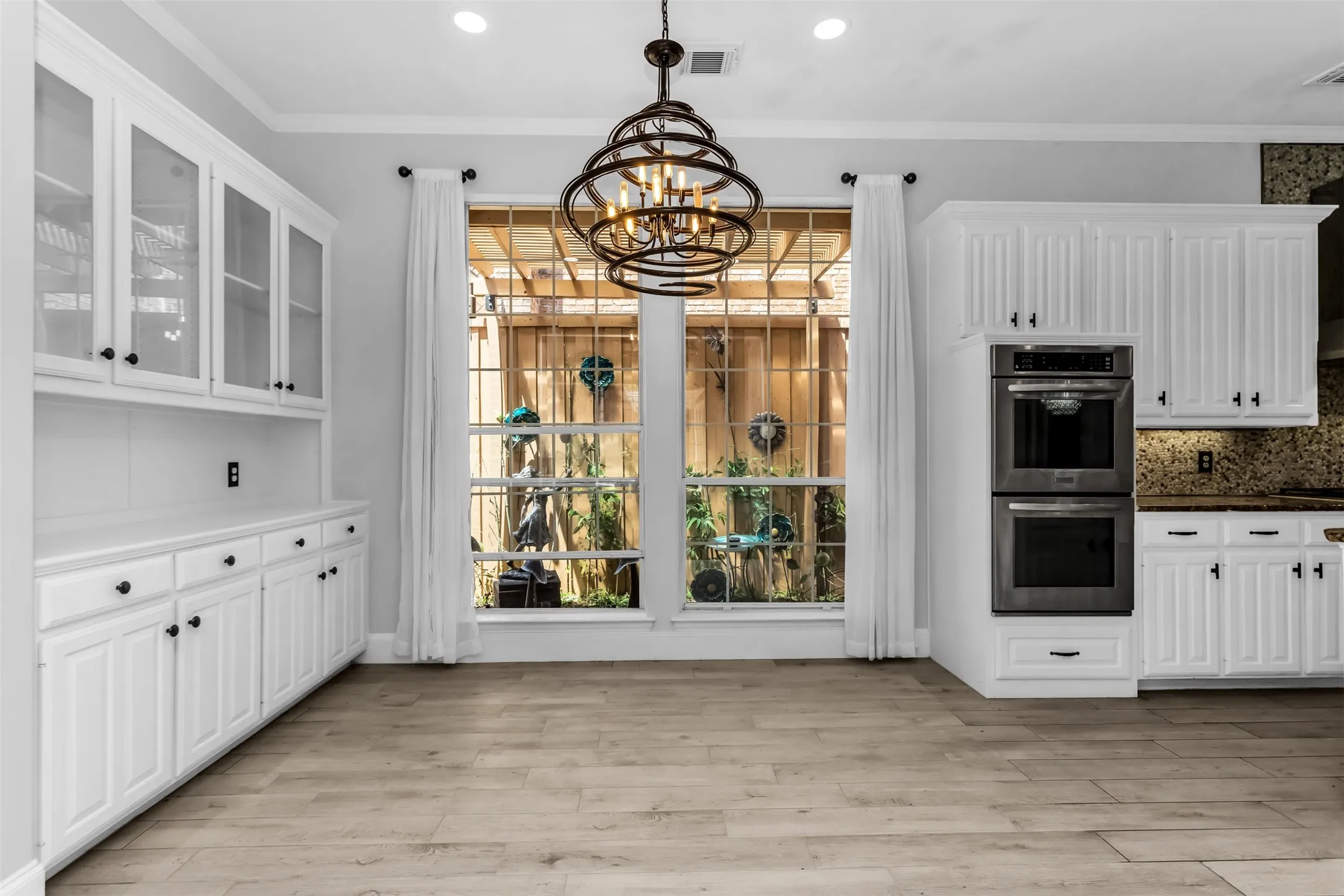 Single Family Residence For Rent in Collin County , 4404 Hollow Oak Drive, Dallas, Texas 75287, 4 Bedroom, 4 Bathroom, 2 Garage spaces, 3,279 Sqft, built in 1988, mls#21357647, Real Estate Agent in Dallas, Homes For Rent in Collin county, Homes For Rent in Dallas, Realtor in Dallas Texas, Real Estate Brokerage Independent Realty Texas, Luminita Cordes Realtor