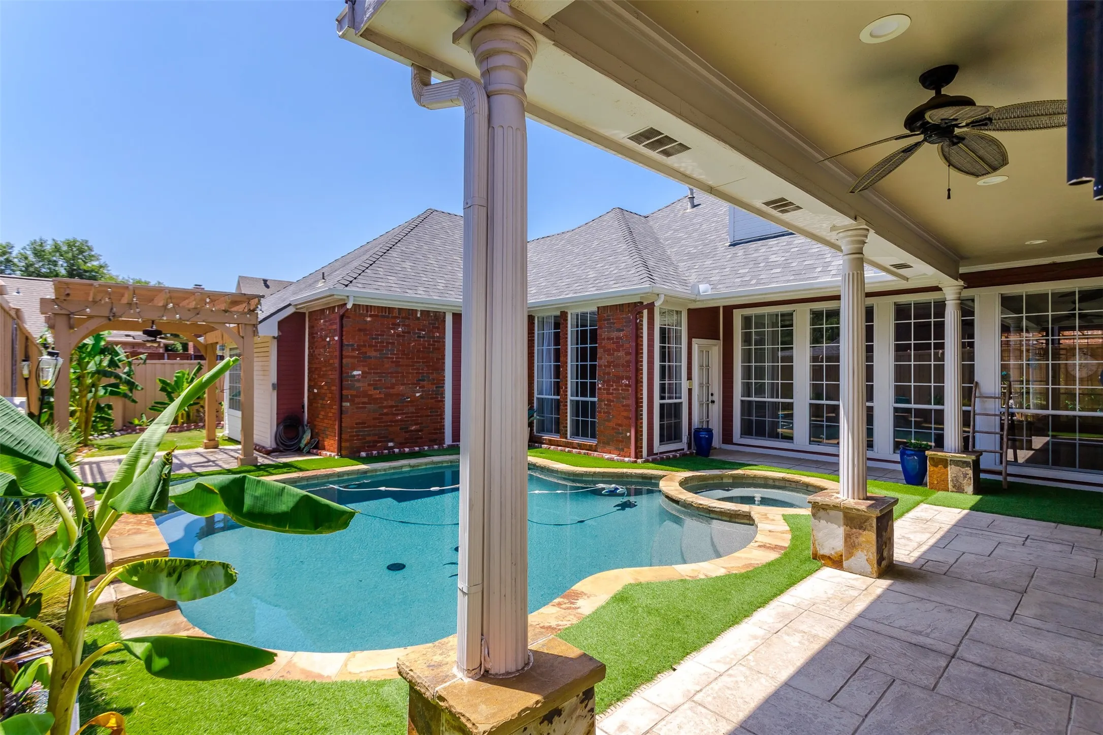 Single Family Residence For Rent in Collin County , 4404 Hollow Oak Drive, Dallas, Texas 75287, 4 Bedroom, 4 Bathroom, 2 Garage spaces, 3,279 Sqft, built in 1988, mls#21357647, Real Estate Agent in Dallas, Homes For Rent in Collin county, Homes For Rent in Dallas, Realtor in Dallas Texas, Real Estate Brokerage Independent Realty Texas, Luminita Cordes Realtor