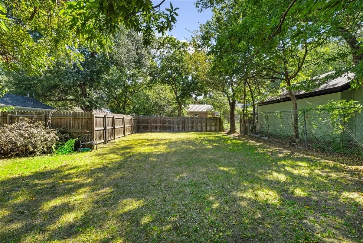 Single Family Residence For Sale in Navarro County , 1801 Woodlawn Avenue, Corsicana, Texas 75110, 3 Bedroom, 2 Bathroom, 1 Garage spaces, 1,750 Sqft, built in 1960, mls#21355517, Real Estate Agent in Corsicana, Homes For Sale in Navarro county, Homes For Sale in Corsicana, Realtor in Corsicana Texas, Real Estate Brokerage Independent Realty Texas, Luminita Cordes Realtor