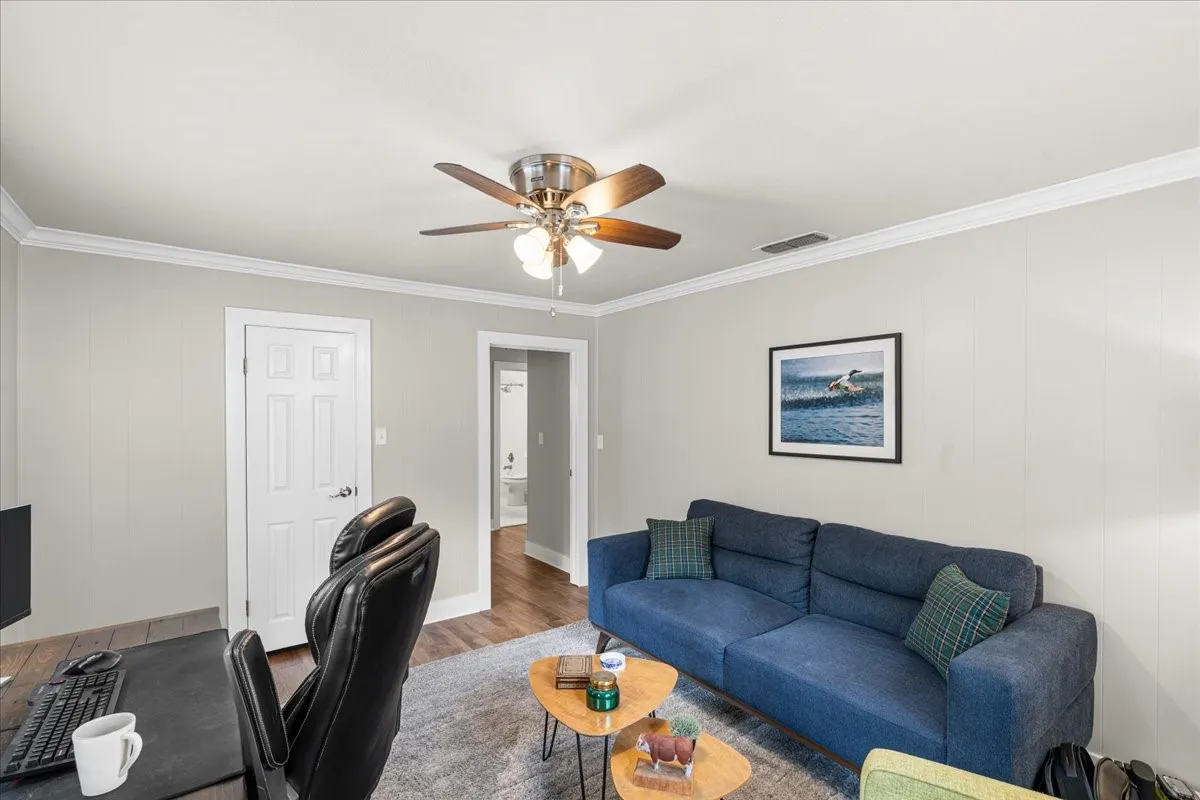 Single Family Residence For Sale in Navarro County , 1801 Woodlawn Avenue, Corsicana, Texas 75110, 3 Bedroom, 2 Bathroom, 1 Garage spaces, 1,750 Sqft, built in 1960, mls#21355517, Real Estate Agent in Corsicana, Homes For Sale in Navarro county, Homes For Sale in Corsicana, Realtor in Corsicana Texas, Real Estate Brokerage Independent Realty Texas, Luminita Cordes Realtor