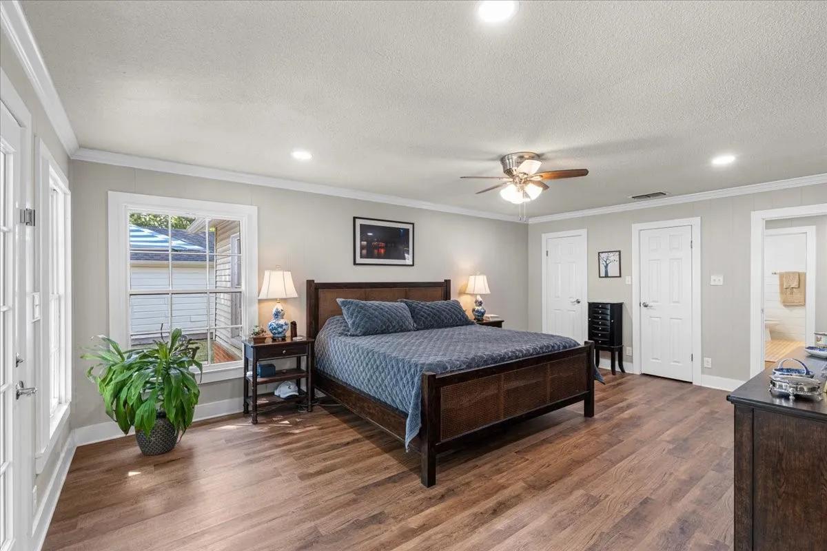 Single Family Residence For Sale in Navarro County , 1801 Woodlawn Avenue, Corsicana, Texas 75110, 3 Bedroom, 2 Bathroom, 1 Garage spaces, 1,750 Sqft, built in 1960, mls#21355517, Real Estate Agent in Corsicana, Homes For Sale in Navarro county, Homes For Sale in Corsicana, Realtor in Corsicana Texas, Real Estate Brokerage Independent Realty Texas, Luminita Cordes Realtor