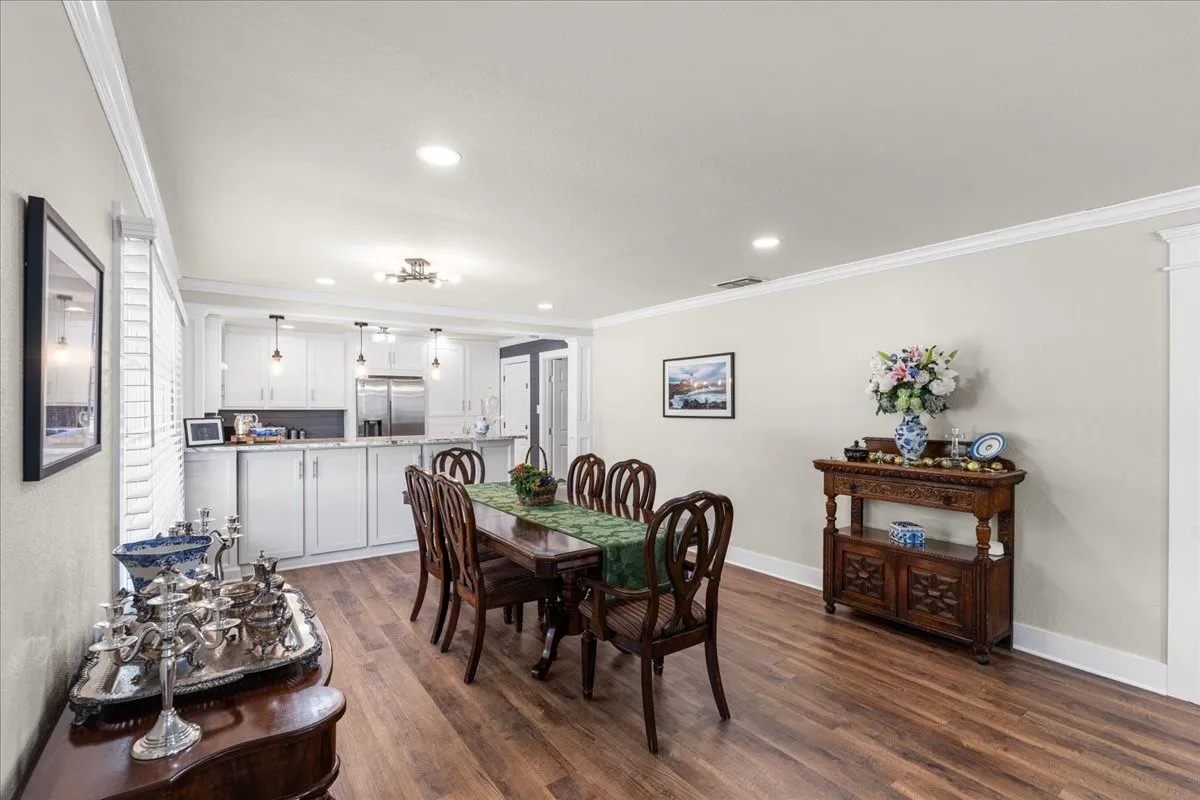 Single Family Residence For Sale in Navarro County , 1801 Woodlawn Avenue, Corsicana, Texas 75110, 3 Bedroom, 2 Bathroom, 1 Garage spaces, 1,750 Sqft, built in 1960, mls#21355517, Real Estate Agent in Corsicana, Homes For Sale in Navarro county, Homes For Sale in Corsicana, Realtor in Corsicana Texas, Real Estate Brokerage Independent Realty Texas, Luminita Cordes Realtor