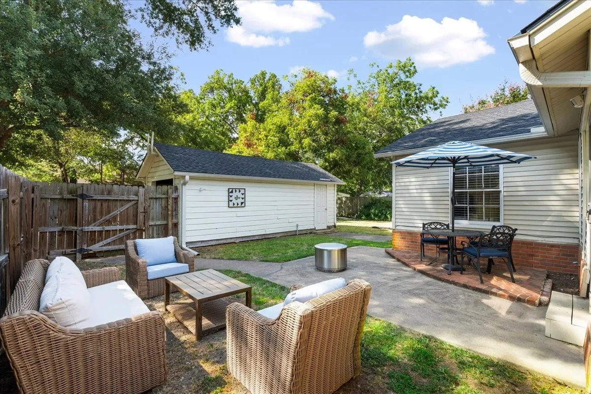 Single Family Residence For Sale in Navarro County , 1801 Woodlawn Avenue, Corsicana, Texas 75110, 3 Bedroom, 2 Bathroom, 1 Garage spaces, 1,750 Sqft, built in 1960, mls#21355517, Real Estate Agent in Corsicana, Homes For Sale in Navarro county, Homes For Sale in Corsicana, Realtor in Corsicana Texas, Real Estate Brokerage Independent Realty Texas, Luminita Cordes Realtor
