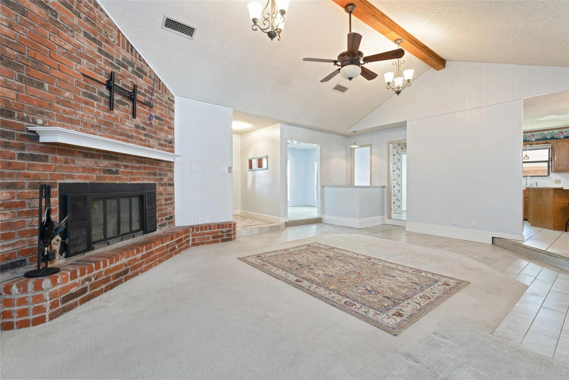 Single Family Residence For Sale in Taylor County , 2542 Woodlake Drive, Abilene, Texas 79606, 4 Bedroom, 3 Bathroom, 2 Garage spaces, 2,064 Sqft, built in 1981, mls#21357394, Real Estate Agent in Abilene, Homes For Sale in Taylor county, Homes For Sale in Abilene, Realtor in Abilene Texas, Real Estate Brokerage Independent Realty Texas, Luminita Cordes Realtor