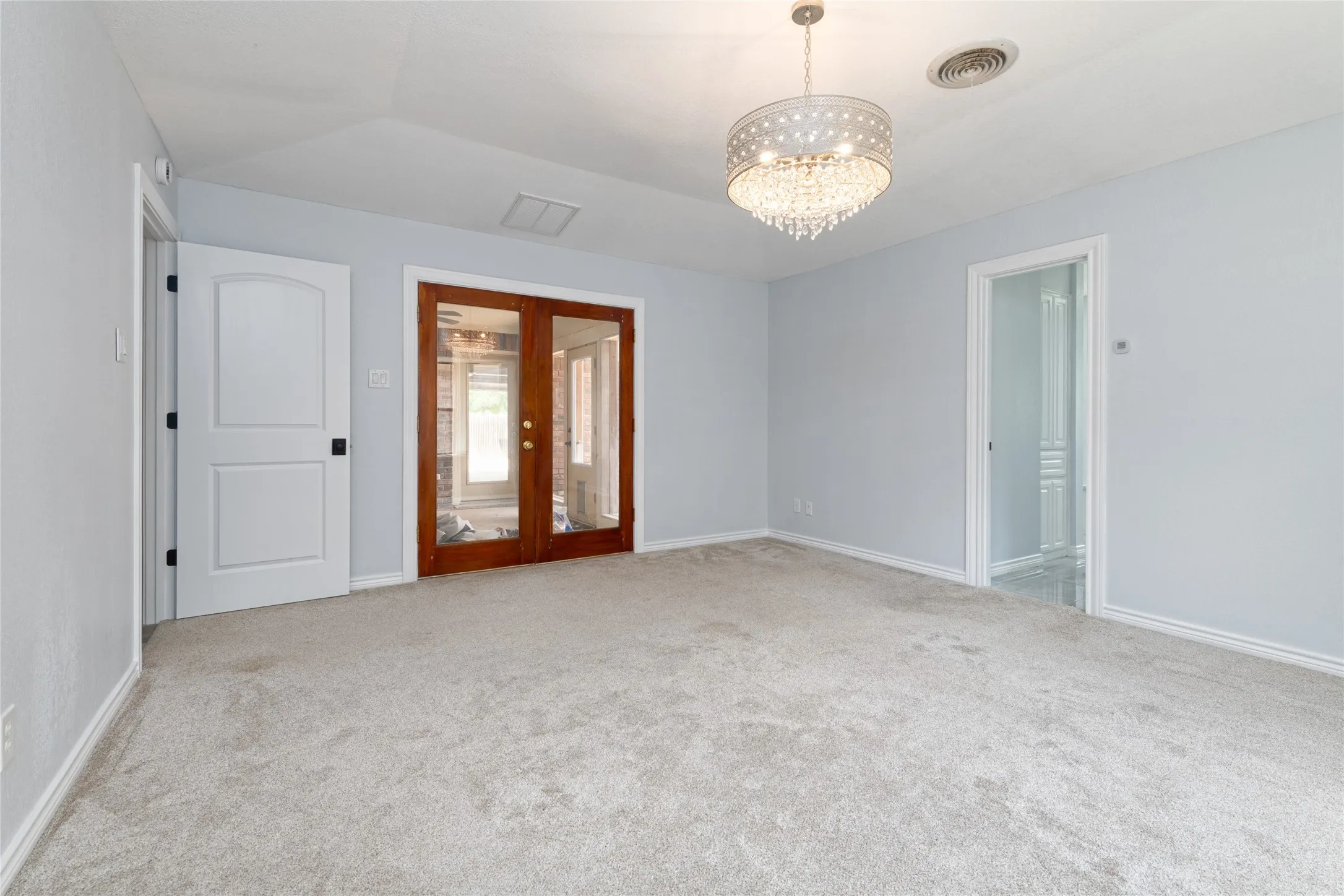 Single Family Residence For Sale in Taylor County , 2542 Woodlake Drive, Abilene, Texas 79606, 4 Bedroom, 3 Bathroom, 2 Garage spaces, 2,064 Sqft, built in 1981, mls#21357394, Real Estate Agent in Abilene, Homes For Sale in Taylor county, Homes For Sale in Abilene, Realtor in Abilene Texas, Real Estate Brokerage Independent Realty Texas, Luminita Cordes Realtor