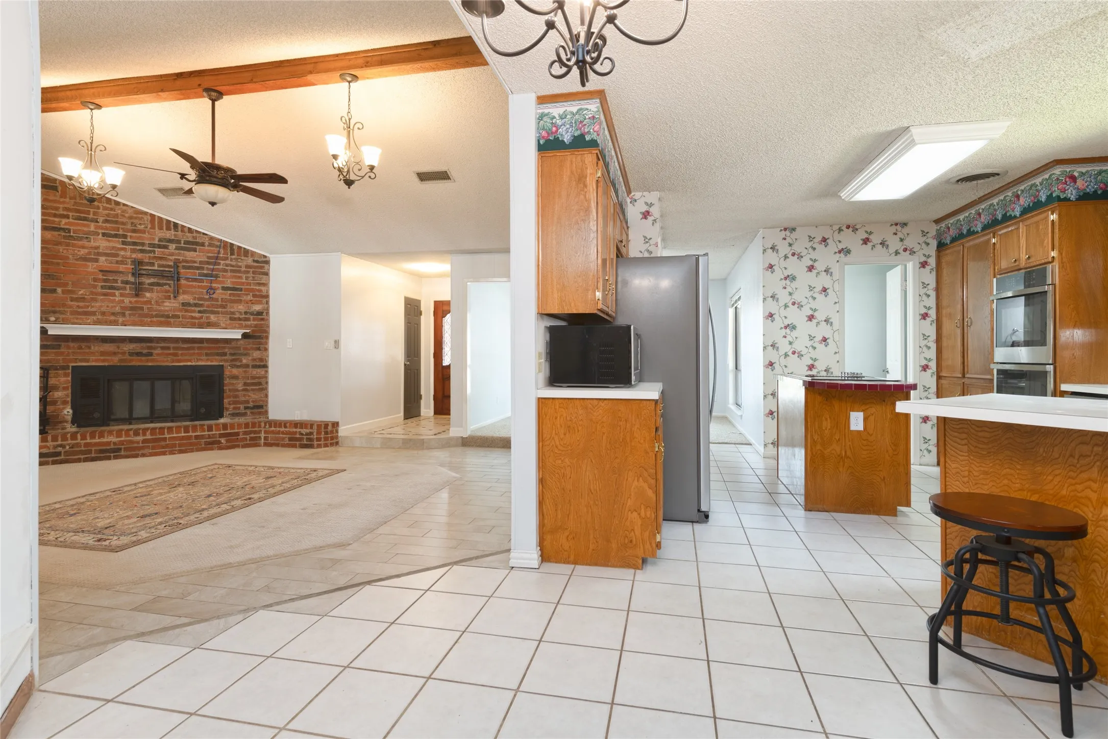 Single Family Residence For Sale in Taylor County , 2542 Woodlake Drive, Abilene, Texas 79606, 4 Bedroom, 3 Bathroom, 2 Garage spaces, 2,064 Sqft, built in 1981, mls#21357394, Real Estate Agent in Abilene, Homes For Sale in Taylor county, Homes For Sale in Abilene, Realtor in Abilene Texas, Real Estate Brokerage Independent Realty Texas, Luminita Cordes Realtor