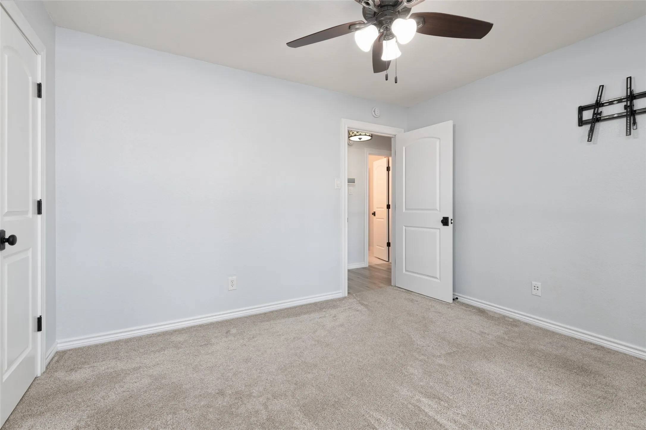 Single Family Residence For Sale in Taylor County , 2542 Woodlake Drive, Abilene, Texas 79606, 4 Bedroom, 3 Bathroom, 2 Garage spaces, 2,064 Sqft, built in 1981, mls#21357394, Real Estate Agent in Abilene, Homes For Sale in Taylor county, Homes For Sale in Abilene, Realtor in Abilene Texas, Real Estate Brokerage Independent Realty Texas, Luminita Cordes Realtor
