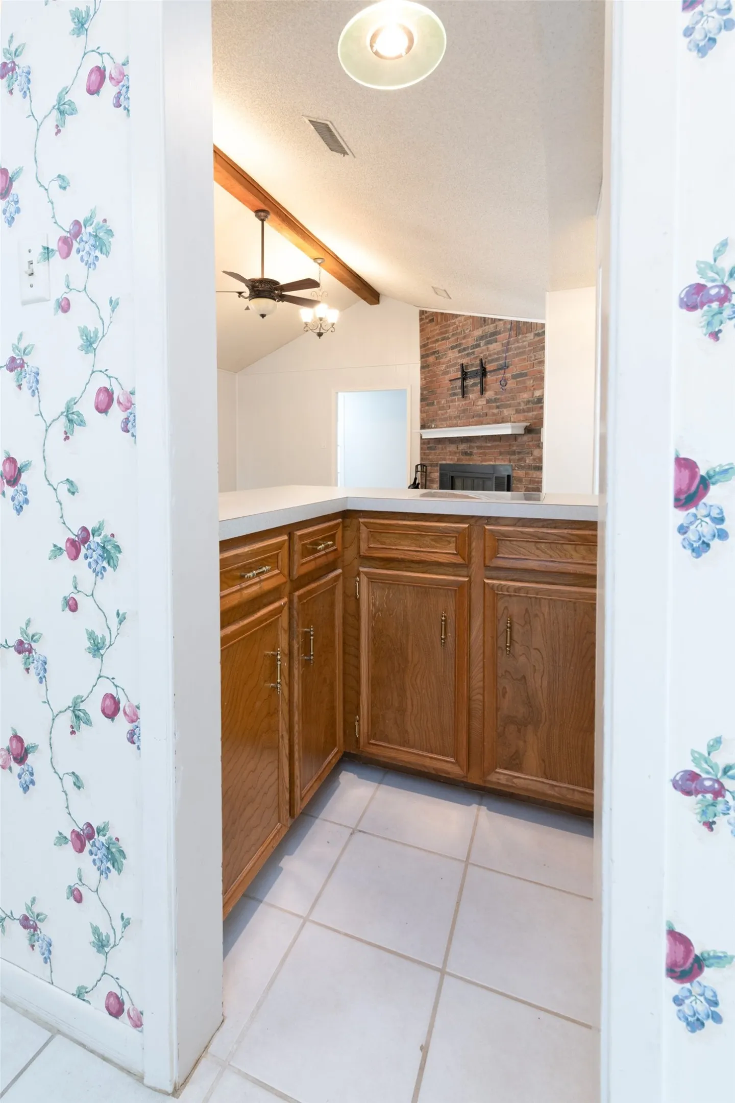 Single Family Residence For Sale in Taylor County , 2542 Woodlake Drive, Abilene, Texas 79606, 4 Bedroom, 3 Bathroom, 2 Garage spaces, 2,064 Sqft, built in 1981, mls#21357394, Real Estate Agent in Abilene, Homes For Sale in Taylor county, Homes For Sale in Abilene, Realtor in Abilene Texas, Real Estate Brokerage Independent Realty Texas, Luminita Cordes Realtor