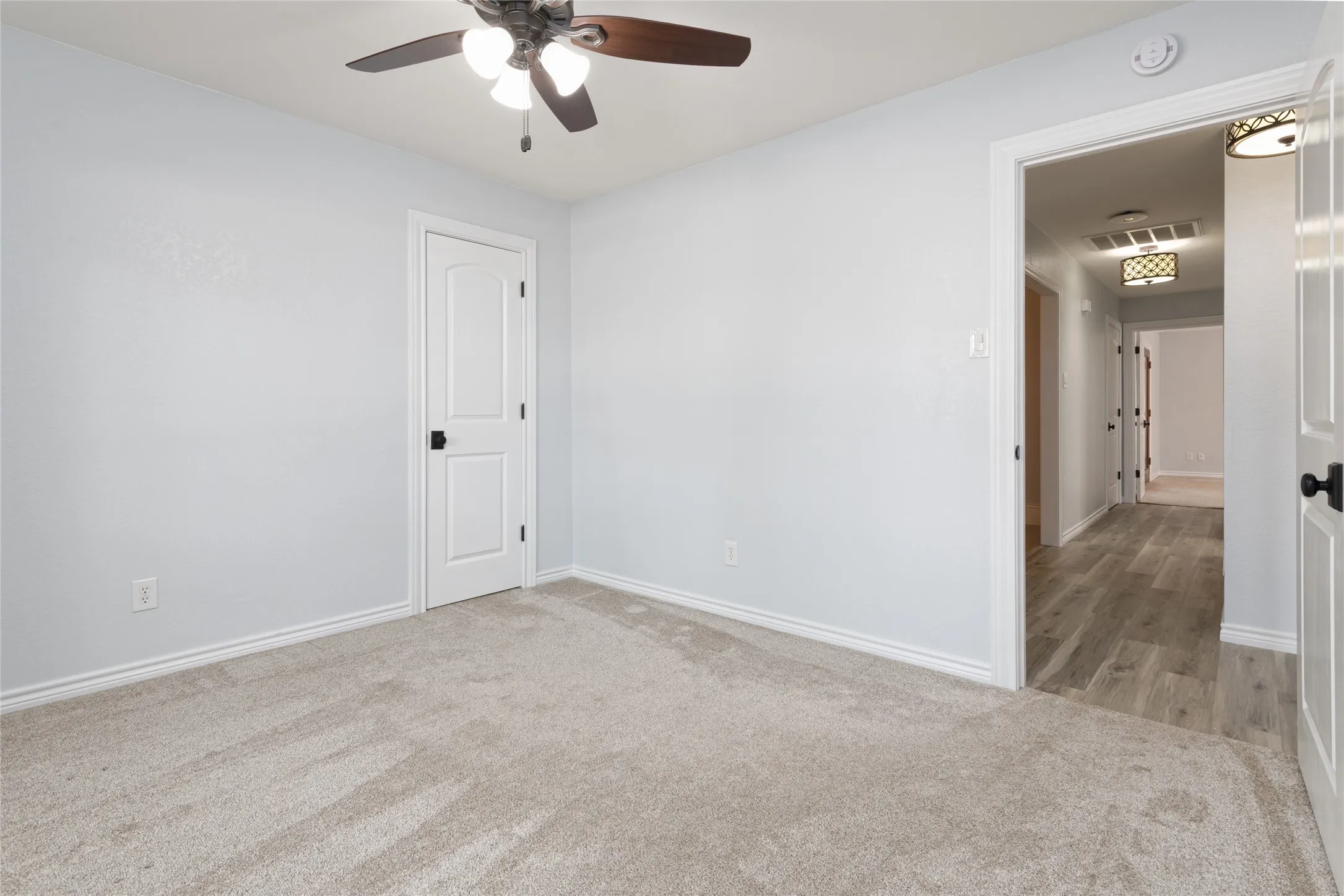 Single Family Residence For Sale in Taylor County , 2542 Woodlake Drive, Abilene, Texas 79606, 4 Bedroom, 3 Bathroom, 2 Garage spaces, 2,064 Sqft, built in 1981, mls#21357394, Real Estate Agent in Abilene, Homes For Sale in Taylor county, Homes For Sale in Abilene, Realtor in Abilene Texas, Real Estate Brokerage Independent Realty Texas, Luminita Cordes Realtor