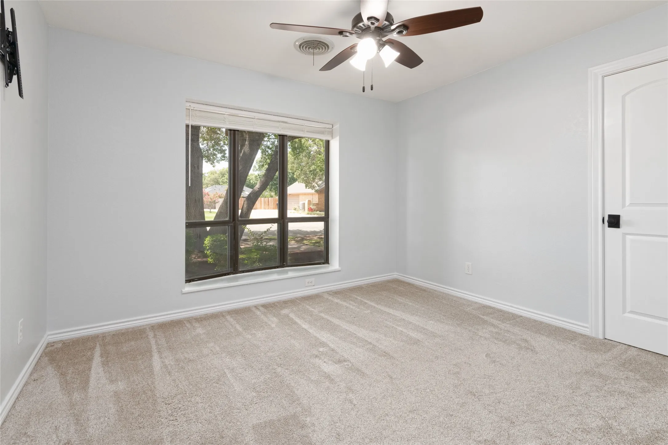 Single Family Residence For Sale in Taylor County , 2542 Woodlake Drive, Abilene, Texas 79606, 4 Bedroom, 3 Bathroom, 2 Garage spaces, 2,064 Sqft, built in 1981, mls#21357394, Real Estate Agent in Abilene, Homes For Sale in Taylor county, Homes For Sale in Abilene, Realtor in Abilene Texas, Real Estate Brokerage Independent Realty Texas, Luminita Cordes Realtor
