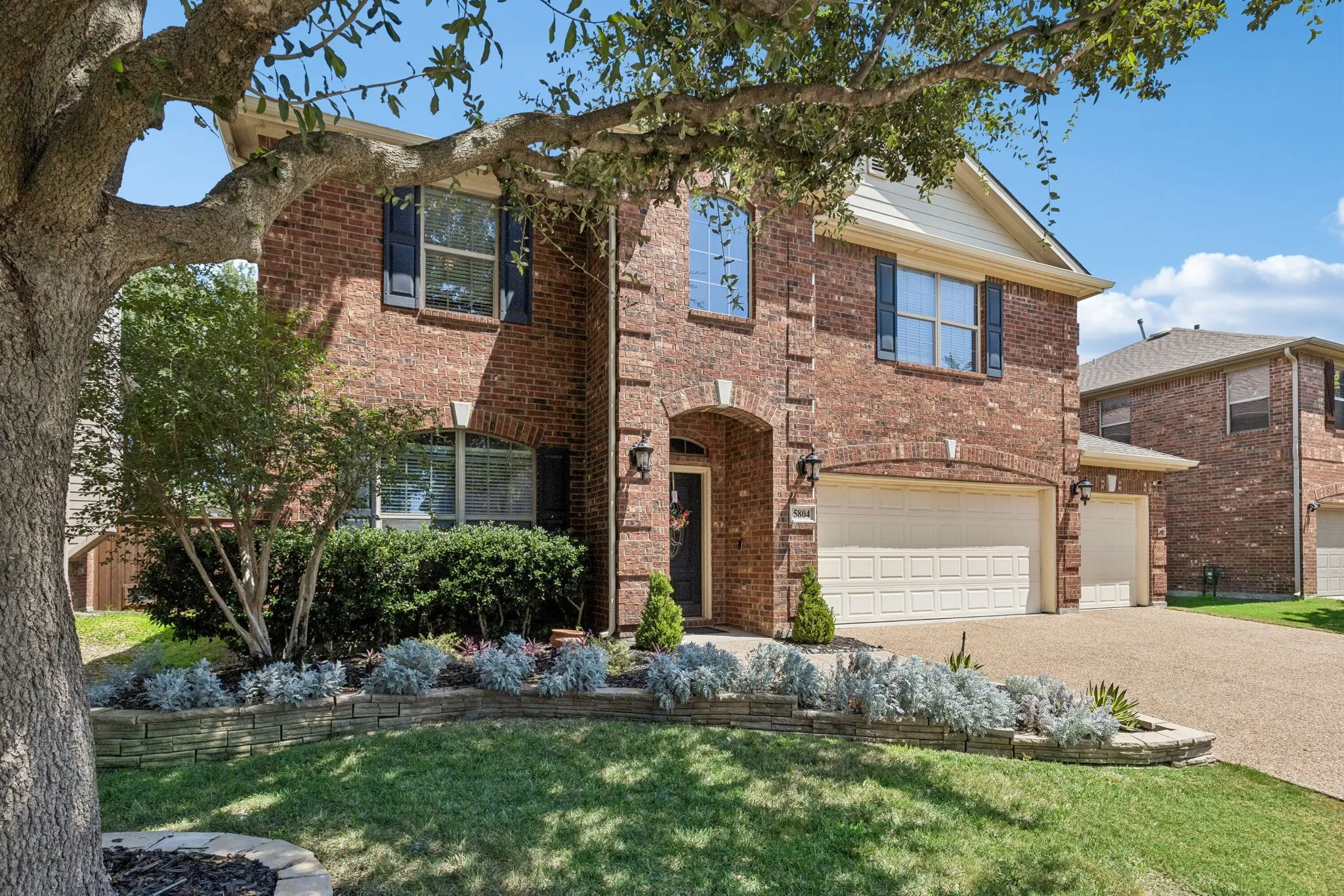 Single Family Residence For Sale in Collin County , 5804 Silver Leaf Drive, Mc Kinney, Texas 75070, 4 Bedroom, 3 Bathroom, 3 Garage spaces, 2,889 Sqft, built in 2004, mls#21356802, Real Estate Agent in Mc Kinney, Homes For Sale in Collin county, Homes For Sale in Mc Kinney, Realtor in Mc Kinney Texas, Real Estate Brokerage Independent Realty Texas, Luminita Cordes Realtor
