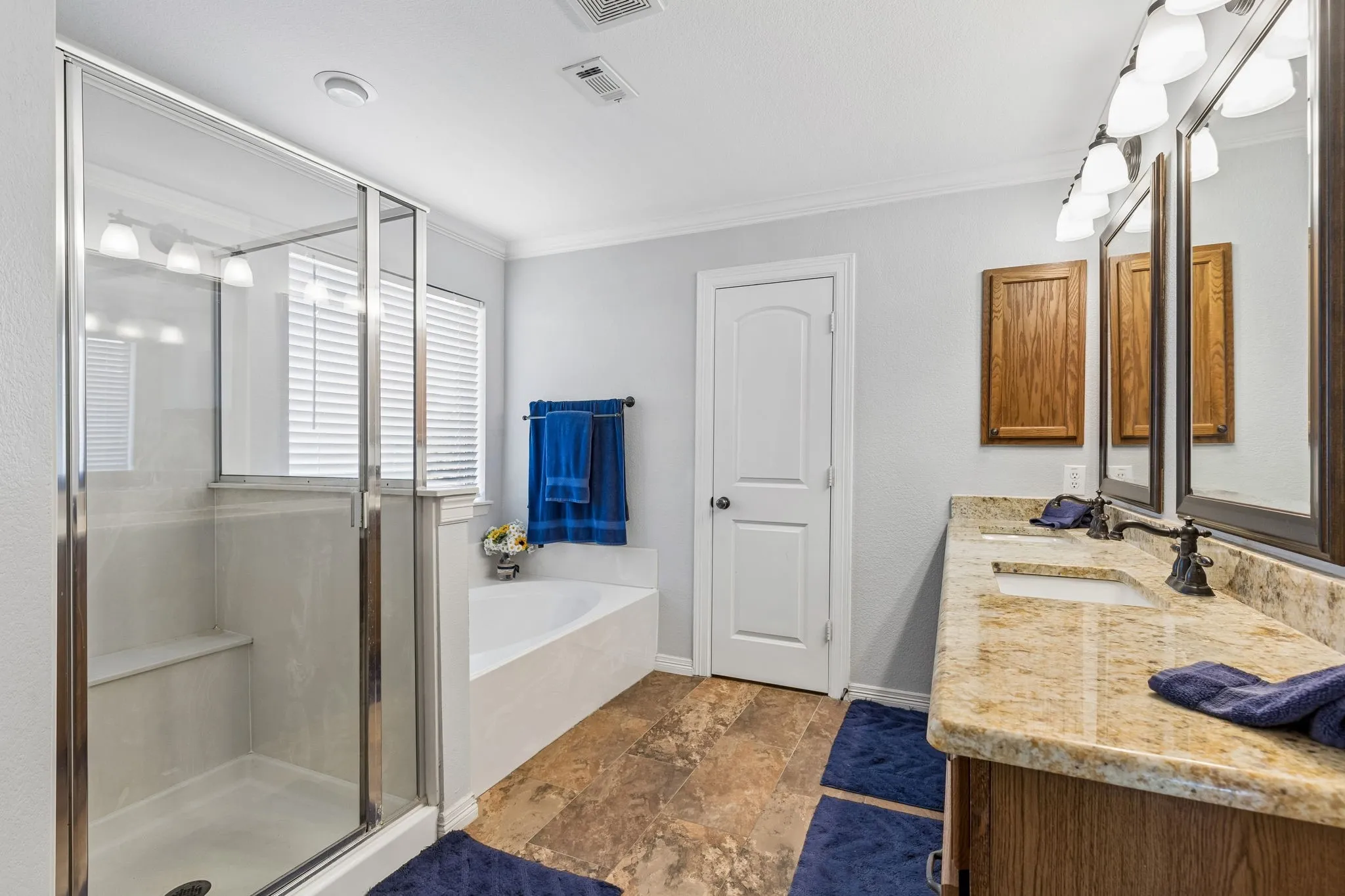 Primary Ensuite Bath