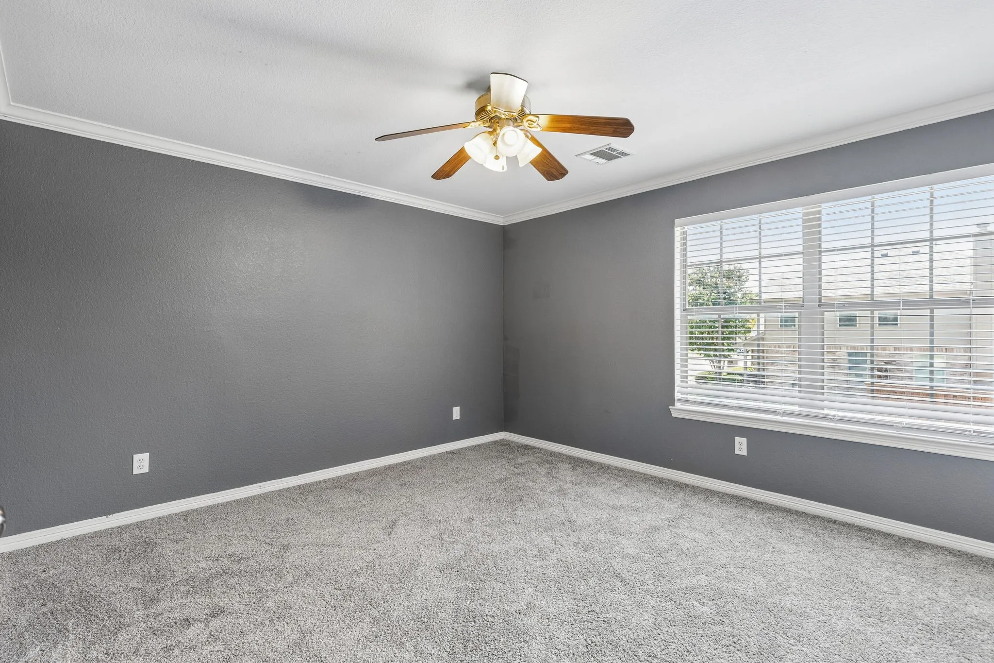 Single Family Residence For Sale in Collin County , 5804 Silver Leaf Drive, Mc Kinney, Texas 75070, 4 Bedroom, 3 Bathroom, 3 Garage spaces, 2,889 Sqft, built in 2004, mls#21356802, Real Estate Agent in Mc Kinney, Homes For Sale in Collin county, Homes For Sale in Mc Kinney, Realtor in Mc Kinney Texas, Real Estate Brokerage Independent Realty Texas, Luminita Cordes Realtor