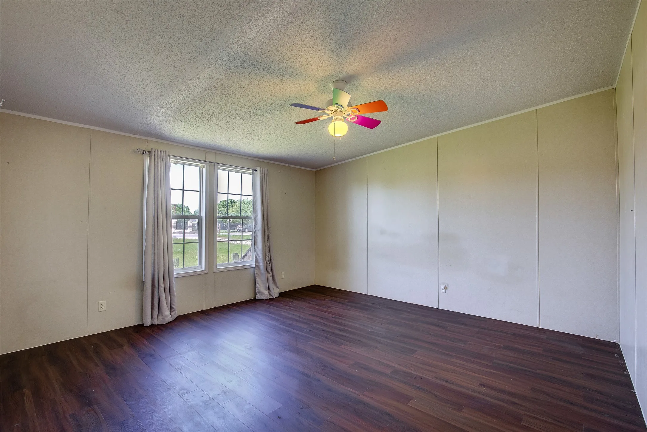 Manufactured Home For Sale in Collin County , 3077 Pecan Court, Princeton, Texas 75407, 4 Bedroom, 2 Bathroom, Garage spaces, 2,432 Sqft, built in 2005, mls#21357909, Real Estate Agent in Princeton, Homes For Sale in Collin county, Homes For Sale in Princeton, Realtor in Princeton Texas, Real Estate Brokerage Independent Realty Texas, Luminita Cordes Realtor