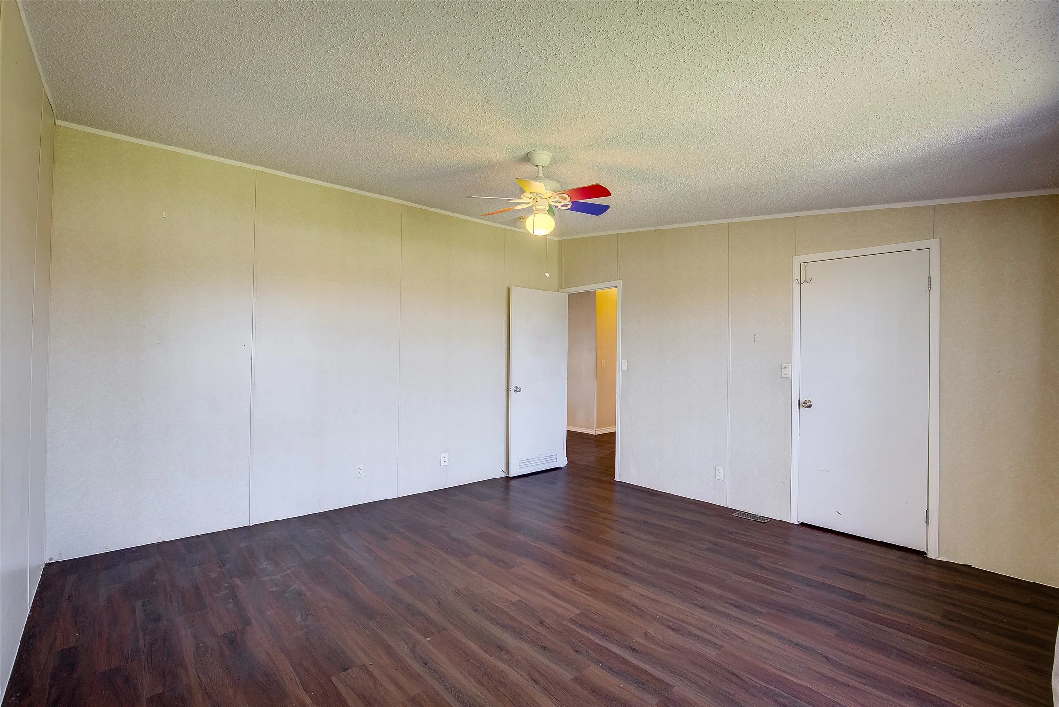 Manufactured Home For Sale in Collin County , 3077 Pecan Court, Princeton, Texas 75407, 4 Bedroom, 2 Bathroom, Garage spaces, 2,432 Sqft, built in 2005, mls#21357909, Real Estate Agent in Princeton, Homes For Sale in Collin county, Homes For Sale in Princeton, Realtor in Princeton Texas, Real Estate Brokerage Independent Realty Texas, Luminita Cordes Realtor