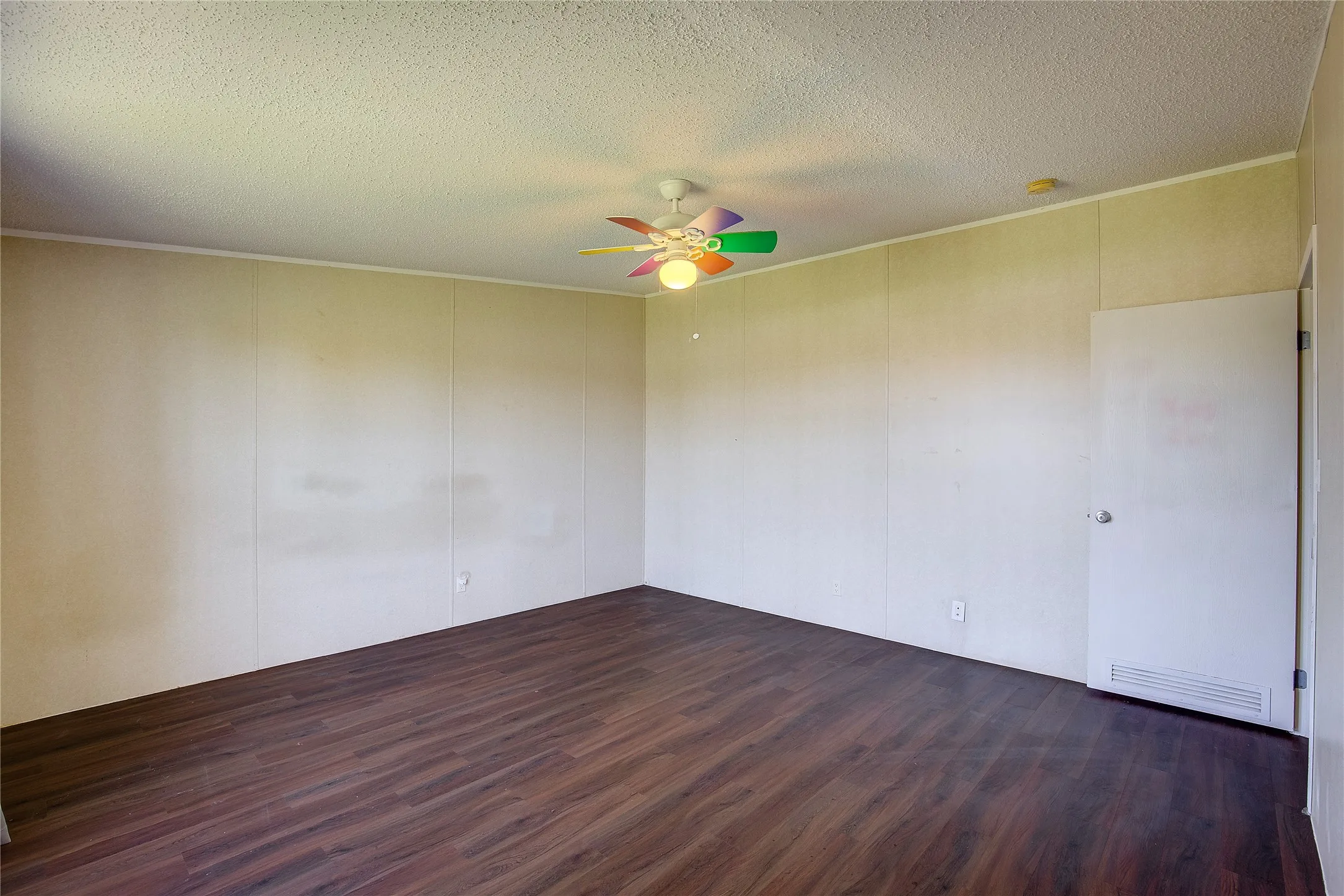 Manufactured Home For Sale in Collin County , 3077 Pecan Court, Princeton, Texas 75407, 4 Bedroom, 2 Bathroom, Garage spaces, 2,432 Sqft, built in 2005, mls#21357909, Real Estate Agent in Princeton, Homes For Sale in Collin county, Homes For Sale in Princeton, Realtor in Princeton Texas, Real Estate Brokerage Independent Realty Texas, Luminita Cordes Realtor