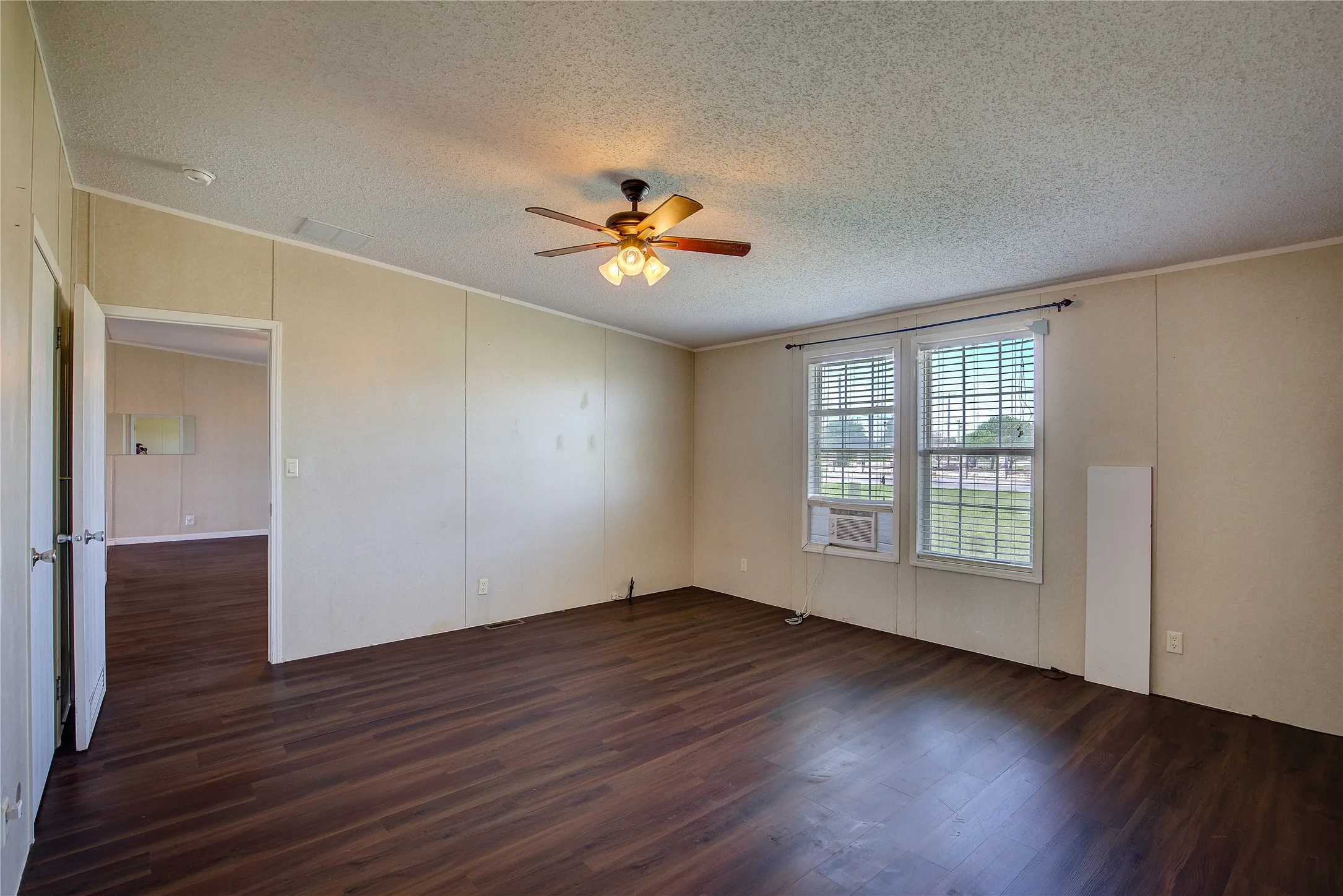 Manufactured Home For Sale in Collin County , 3077 Pecan Court, Princeton, Texas 75407, 4 Bedroom, 2 Bathroom, Garage spaces, 2,432 Sqft, built in 2005, mls#21357909, Real Estate Agent in Princeton, Homes For Sale in Collin county, Homes For Sale in Princeton, Realtor in Princeton Texas, Real Estate Brokerage Independent Realty Texas, Luminita Cordes Realtor