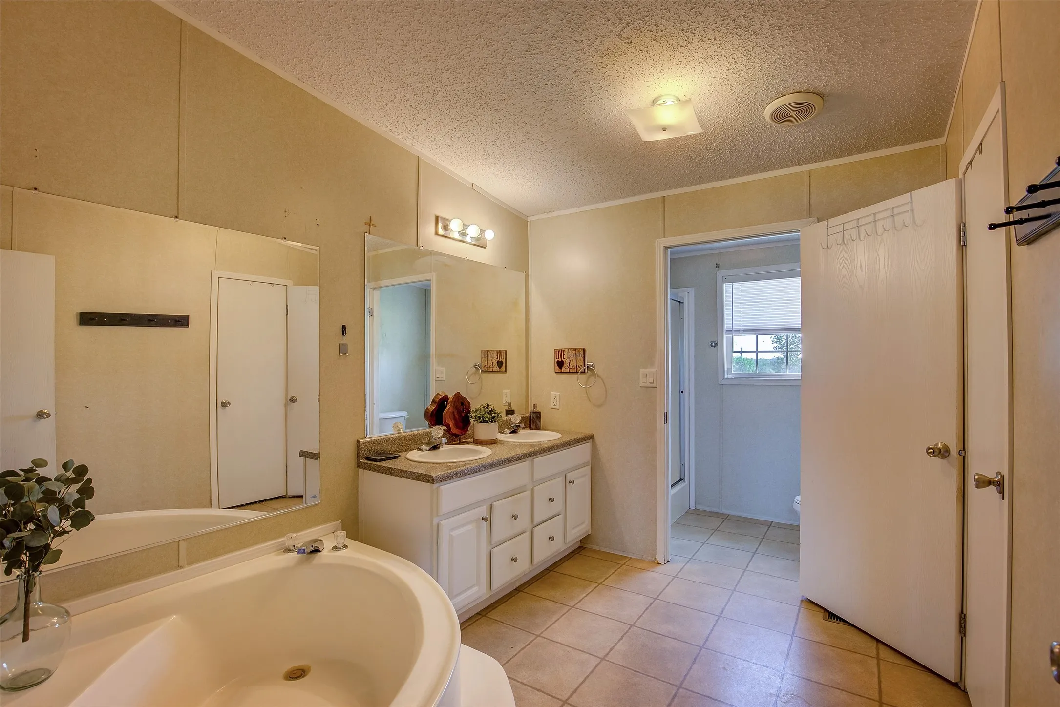 Manufactured Home For Sale in Collin County , 3077 Pecan Court, Princeton, Texas 75407, 4 Bedroom, 2 Bathroom, Garage spaces, 2,432 Sqft, built in 2005, mls#21357909, Real Estate Agent in Princeton, Homes For Sale in Collin county, Homes For Sale in Princeton, Realtor in Princeton Texas, Real Estate Brokerage Independent Realty Texas, Luminita Cordes Realtor