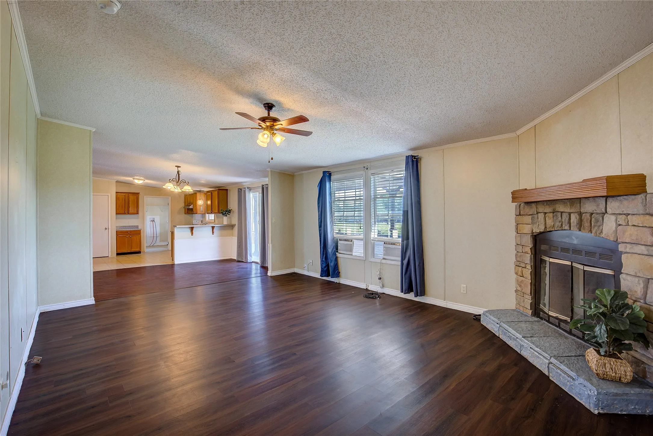 Manufactured Home For Sale in Collin County , 3077 Pecan Court, Princeton, Texas 75407, 4 Bedroom, 2 Bathroom, Garage spaces, 2,432 Sqft, built in 2005, mls#21357909, Real Estate Agent in Princeton, Homes For Sale in Collin county, Homes For Sale in Princeton, Realtor in Princeton Texas, Real Estate Brokerage Independent Realty Texas, Luminita Cordes Realtor