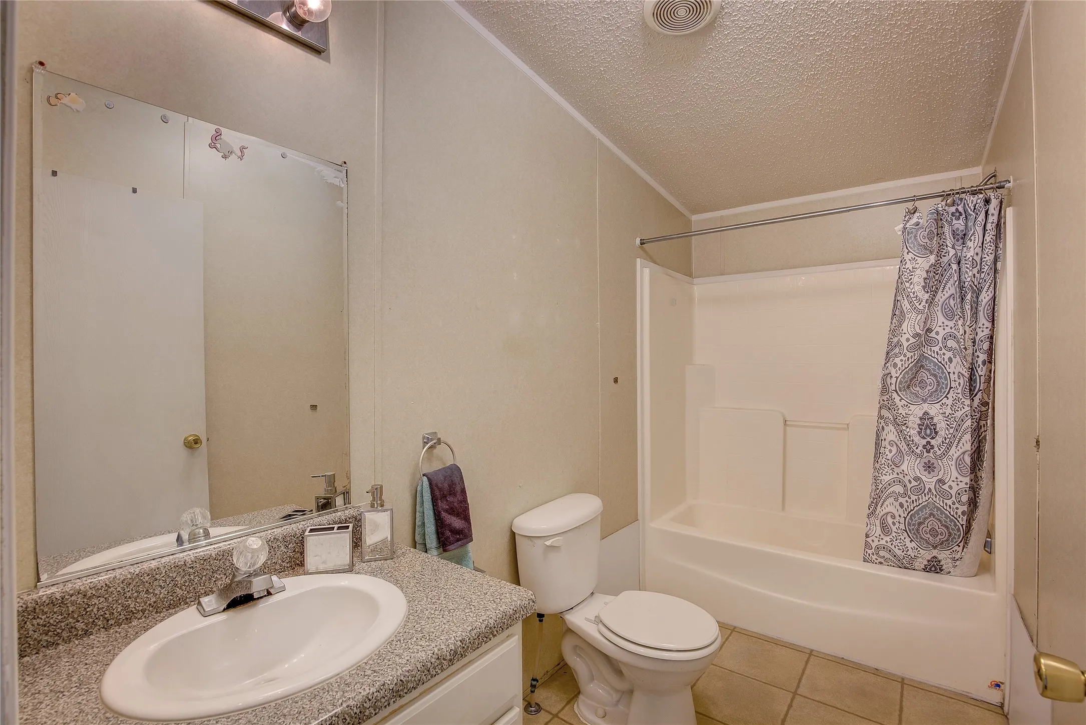 Manufactured Home For Sale in Collin County , 3077 Pecan Court, Princeton, Texas 75407, 4 Bedroom, 2 Bathroom, Garage spaces, 2,432 Sqft, built in 2005, mls#21357909, Real Estate Agent in Princeton, Homes For Sale in Collin county, Homes For Sale in Princeton, Realtor in Princeton Texas, Real Estate Brokerage Independent Realty Texas, Luminita Cordes Realtor