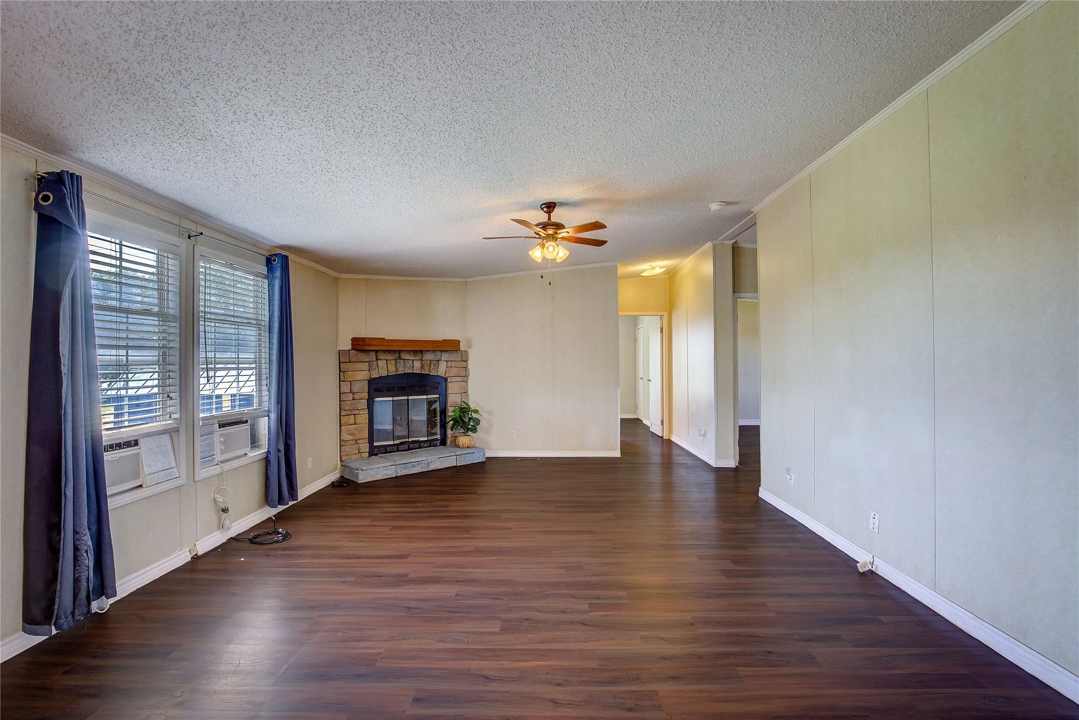 Manufactured Home For Sale in Collin County , 3077 Pecan Court, Princeton, Texas 75407, 4 Bedroom, 2 Bathroom, Garage spaces, 2,432 Sqft, built in 2005, mls#21357909, Real Estate Agent in Princeton, Homes For Sale in Collin county, Homes For Sale in Princeton, Realtor in Princeton Texas, Real Estate Brokerage Independent Realty Texas, Luminita Cordes Realtor