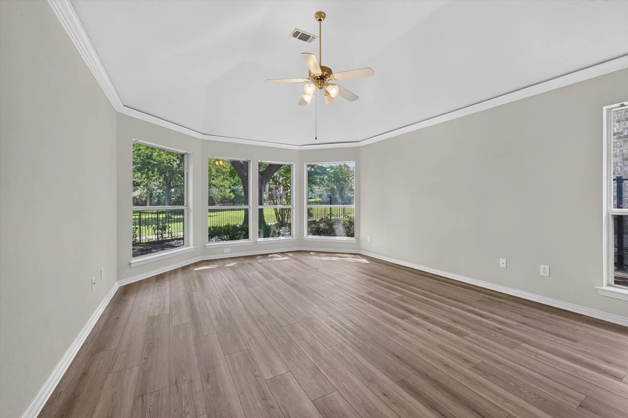 Single Family Residence For Sale in Collin County , 2937 Sunset Ridge, Mc Kinney, Texas 75072, 4 Bedroom, 3 Bathroom, 2 Garage spaces, 2,787 Sqft, built in 1996, mls#21357911, Real Estate Agent in Mc Kinney, Homes For Sale in Collin county, Homes For Sale in Mc Kinney, Realtor in Mc Kinney Texas, Real Estate Brokerage Independent Realty Texas, Luminita Cordes Realtor