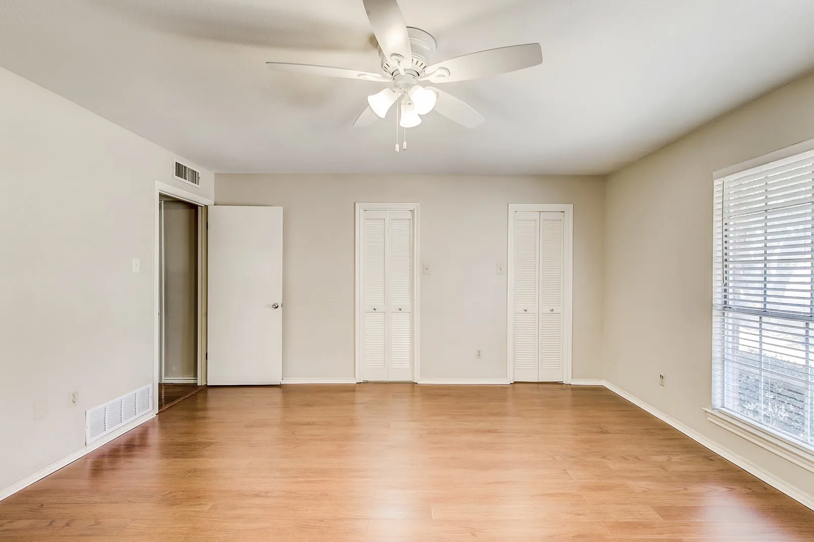 Duplex For Sale in Tarrant County , 4609 Ranch View Road, Fort Worth, Texas 76109, 4 Bedroom, 4 Bathroom, 4 Garage spaces, 0 Sqft, built in 1970, mls#21356807, Real Estate Agent in Fort Worth, Homes For Sale in Tarrant county, Homes For Sale in Fort Worth, Realtor in Fort Worth Texas, Real Estate Brokerage Independent Realty Texas, Luminita Cordes Realtor