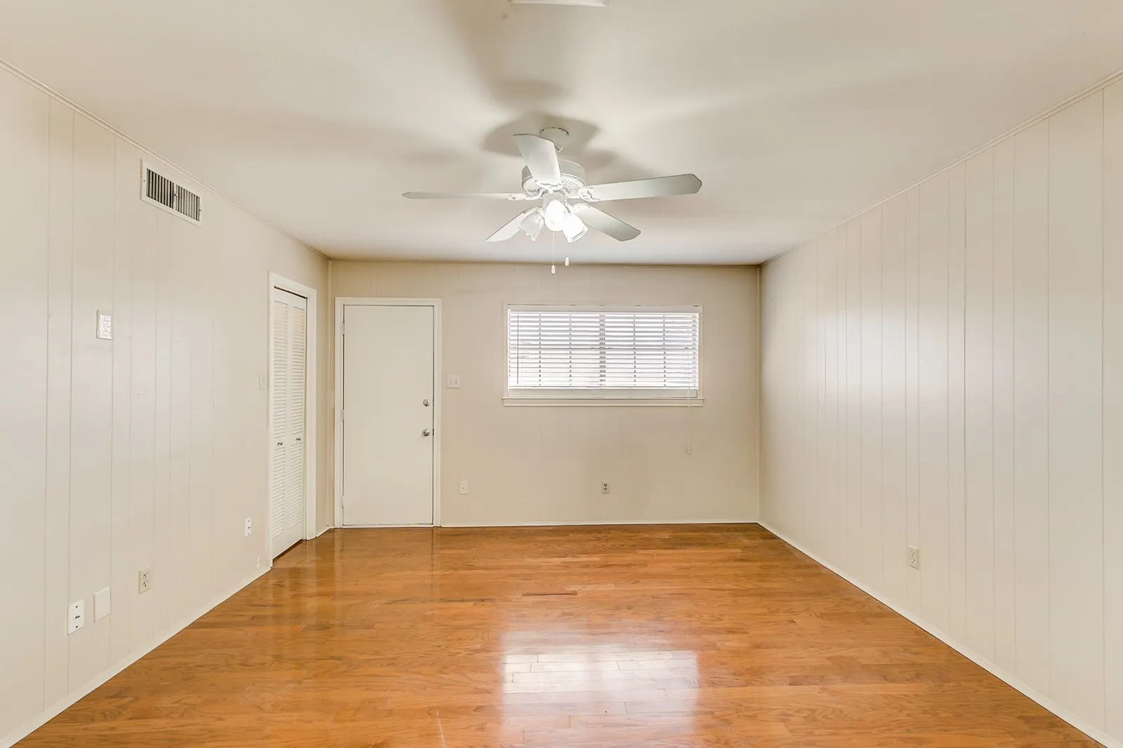 Duplex For Sale in Tarrant County , 4609 Ranch View Road, Fort Worth, Texas 76109, 4 Bedroom, 4 Bathroom, 4 Garage spaces, 0 Sqft, built in 1970, mls#21356807, Real Estate Agent in Fort Worth, Homes For Sale in Tarrant county, Homes For Sale in Fort Worth, Realtor in Fort Worth Texas, Real Estate Brokerage Independent Realty Texas, Luminita Cordes Realtor