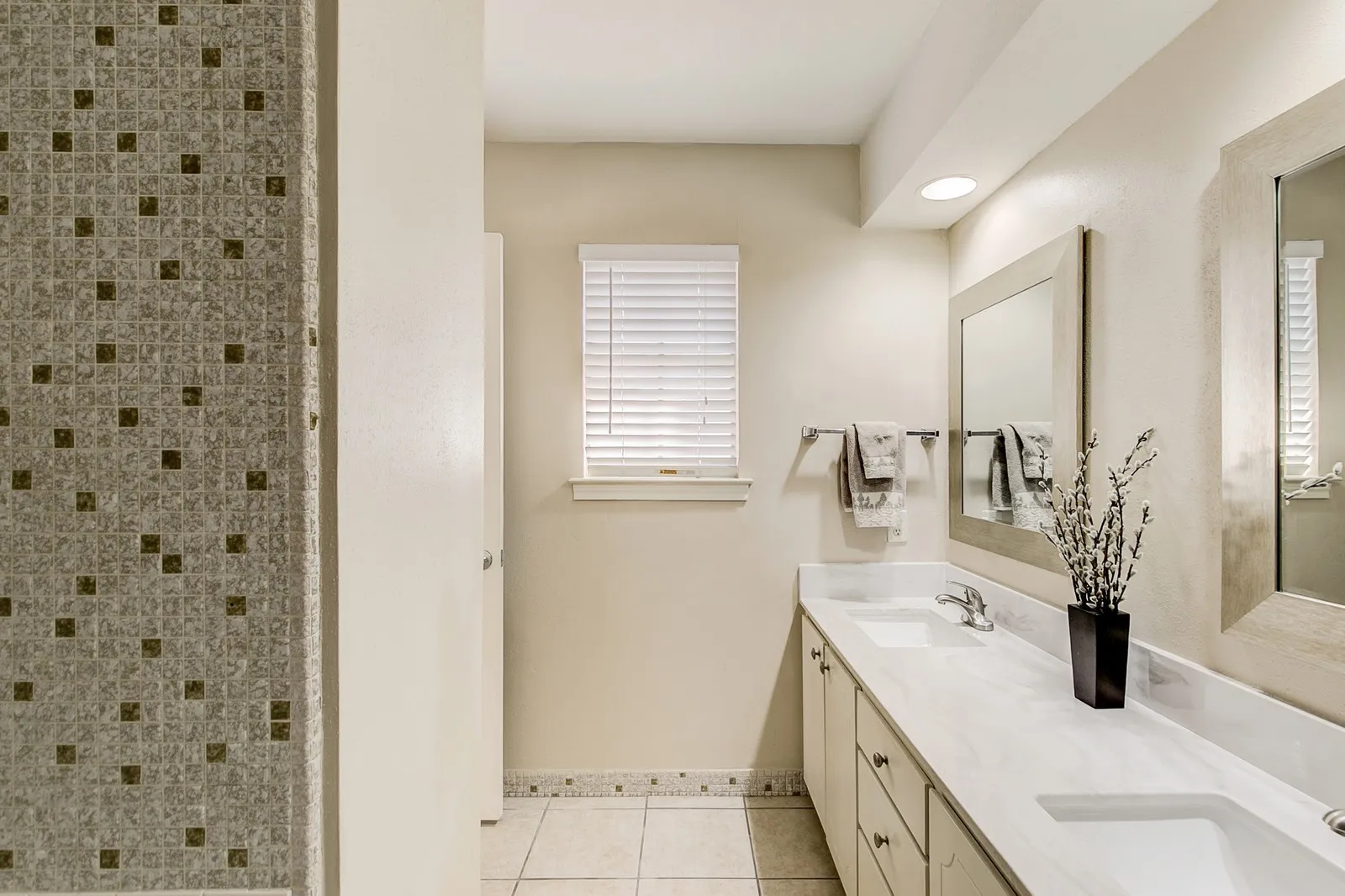 Duplex For Sale in Tarrant County , 4609 Ranch View Road, Fort Worth, Texas 76109, 4 Bedroom, 4 Bathroom, 4 Garage spaces, 0 Sqft, built in 1970, mls#21356807, Real Estate Agent in Fort Worth, Homes For Sale in Tarrant county, Homes For Sale in Fort Worth, Realtor in Fort Worth Texas, Real Estate Brokerage Independent Realty Texas, Luminita Cordes Realtor