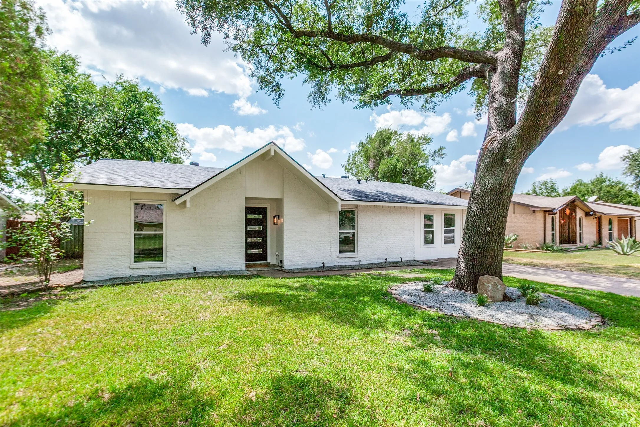 Single Family Residence For Sale in Collin County , 3329 Westminster Drive, Plano, Texas 75074, 4 Bedroom, 2 Bathroom, Garage spaces, 1,556 Sqft, built in 1971, mls#21357143, Real Estate Agent in Plano, Homes For Sale in Collin county, Homes For Sale in Plano, Realtor in Plano Texas, Real Estate Brokerage Independent Realty Texas, Luminita Cordes Realtor