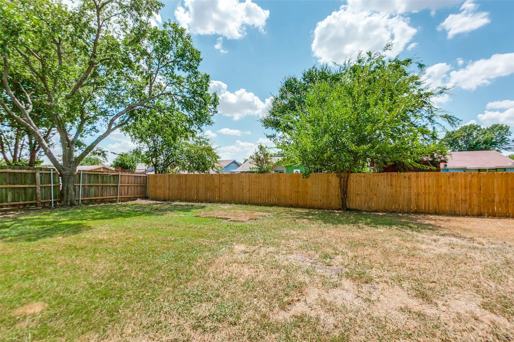 Single Family Residence For Sale in Collin County , 3329 Westminster Drive, Plano, Texas 75074, 4 Bedroom, 2 Bathroom, Garage spaces, 1,556 Sqft, built in 1971, mls#21357143, Real Estate Agent in Plano, Homes For Sale in Collin county, Homes For Sale in Plano, Realtor in Plano Texas, Real Estate Brokerage Independent Realty Texas, Luminita Cordes Realtor