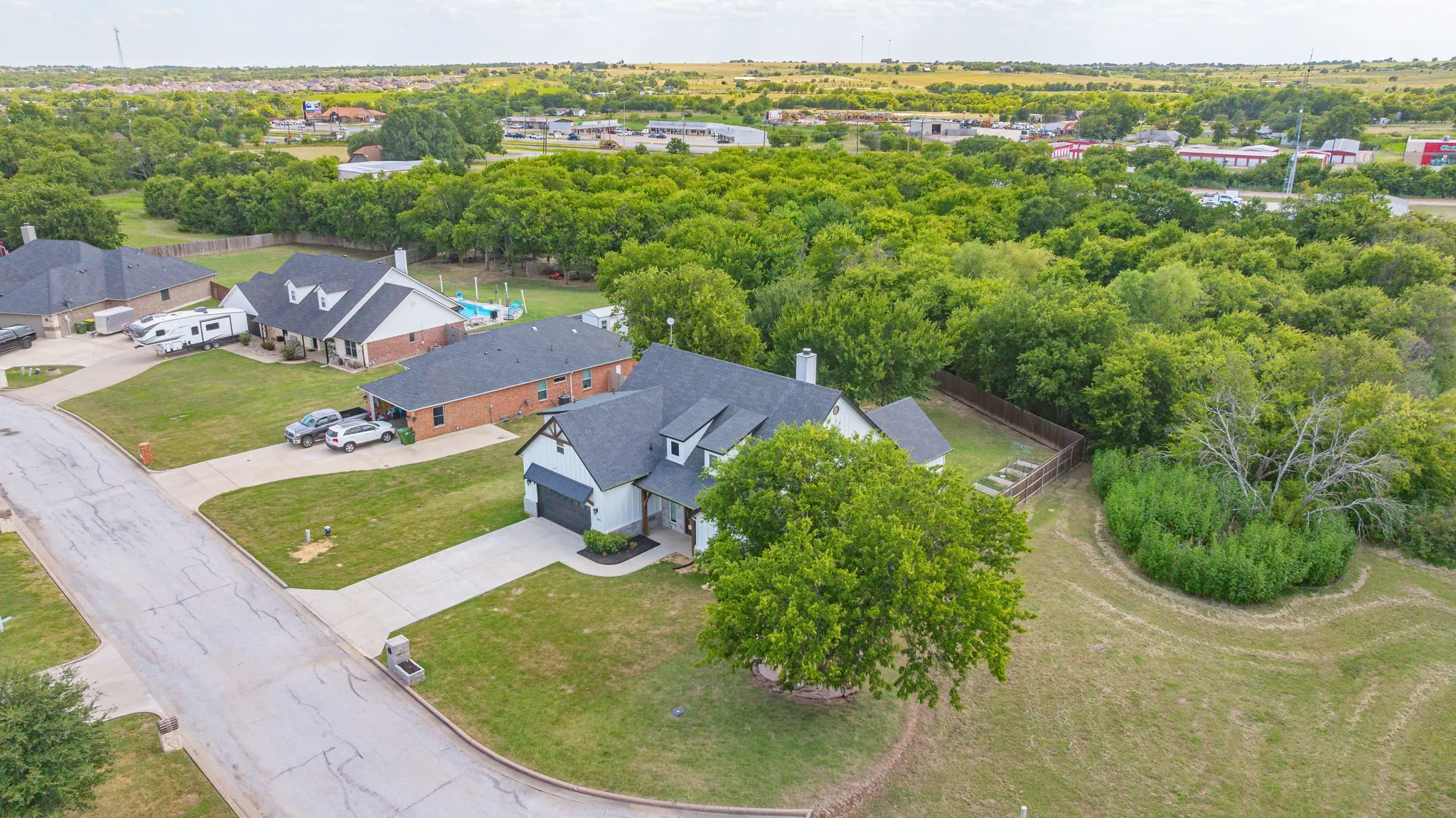 Single Family Residence For Sale in Johnson County , 545 Mckittrick Court, Godley, Texas 76044, 4 Bedroom, 3 Bathroom, 2 Garage spaces, 2,849 Sqft, built in 2020, mls#21357381, Real Estate Agent in Godley, Homes For Sale in Johnson county, Homes For Sale in Godley, Realtor in Godley Texas, Real Estate Brokerage Independent Realty Texas, Luminita Cordes Realtor