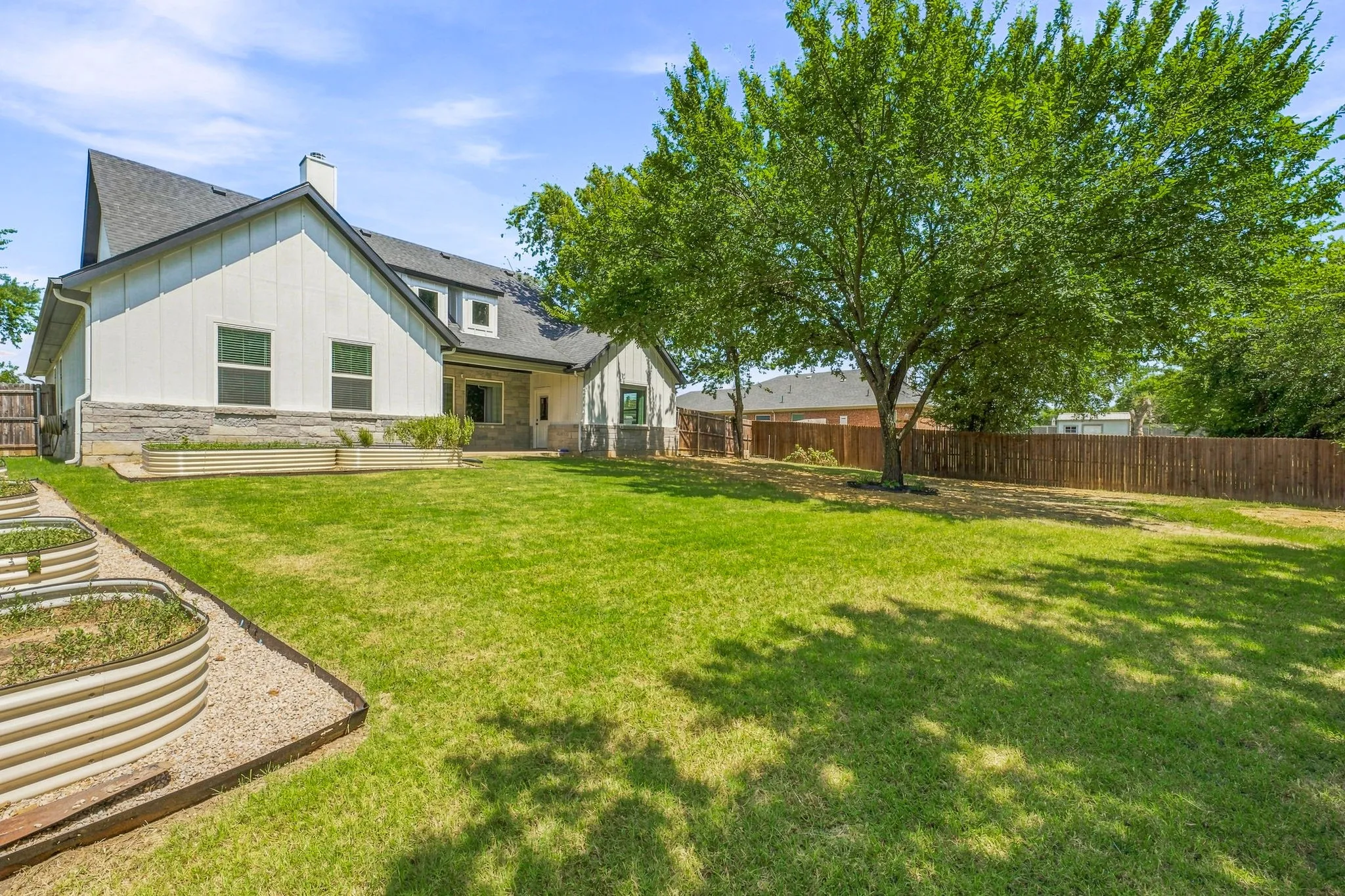 Single Family Residence For Sale in Johnson County , 545 Mckittrick Court, Godley, Texas 76044, 4 Bedroom, 3 Bathroom, 2 Garage spaces, 2,849 Sqft, built in 2020, mls#21357381, Real Estate Agent in Godley, Homes For Sale in Johnson county, Homes For Sale in Godley, Realtor in Godley Texas, Real Estate Brokerage Independent Realty Texas, Luminita Cordes Realtor