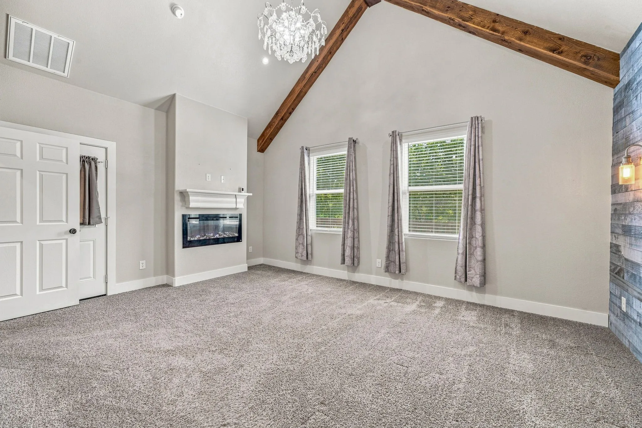 Single Family Residence For Sale in Johnson County , 545 Mckittrick Court, Godley, Texas 76044, 4 Bedroom, 3 Bathroom, 2 Garage spaces, 2,849 Sqft, built in 2020, mls#21357381, Real Estate Agent in Godley, Homes For Sale in Johnson county, Homes For Sale in Godley, Realtor in Godley Texas, Real Estate Brokerage Independent Realty Texas, Luminita Cordes Realtor